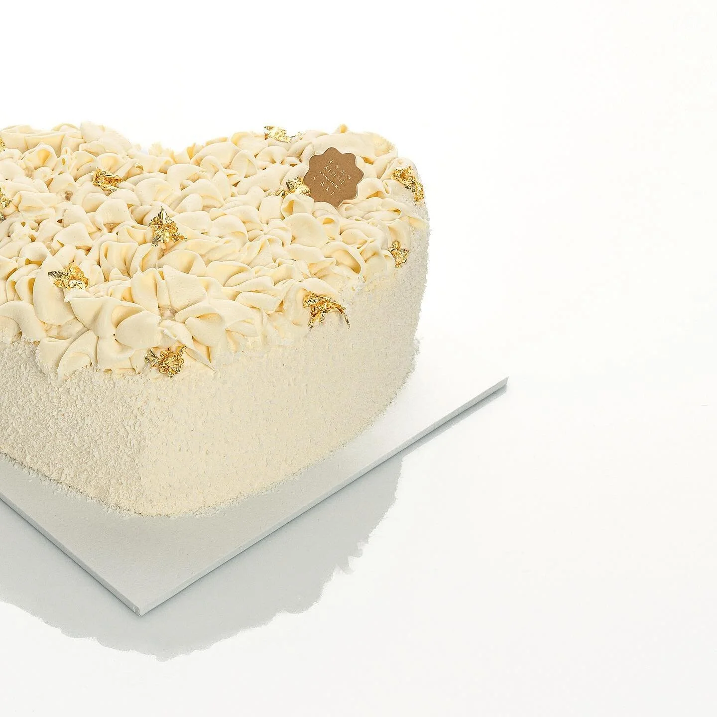 We are getting ready for #Valentine2023 🫶🏻 
&bull;
📍 334 Flinders Lane, Melbourne CBD
🕘 9am - 3pm (Monday - Saturday)
🌼 alittlesomethingcake.com
.
#alittlesomethingcake