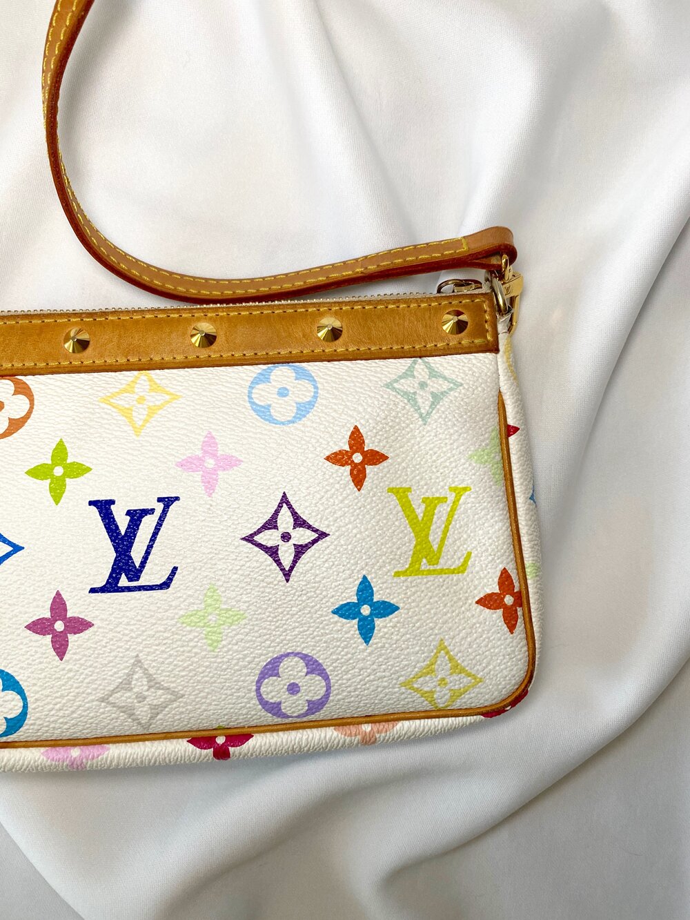 Pin by Ale Espinoza on Louis Vuitton  Louis vuitton, Vuitton handbags,  Ornaments