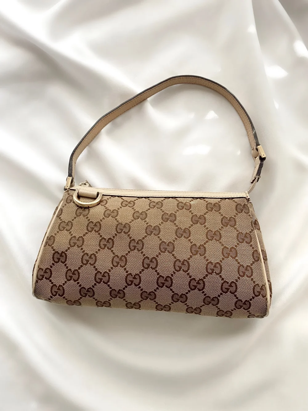 Gucci Pochette Monogram GG Beige - US