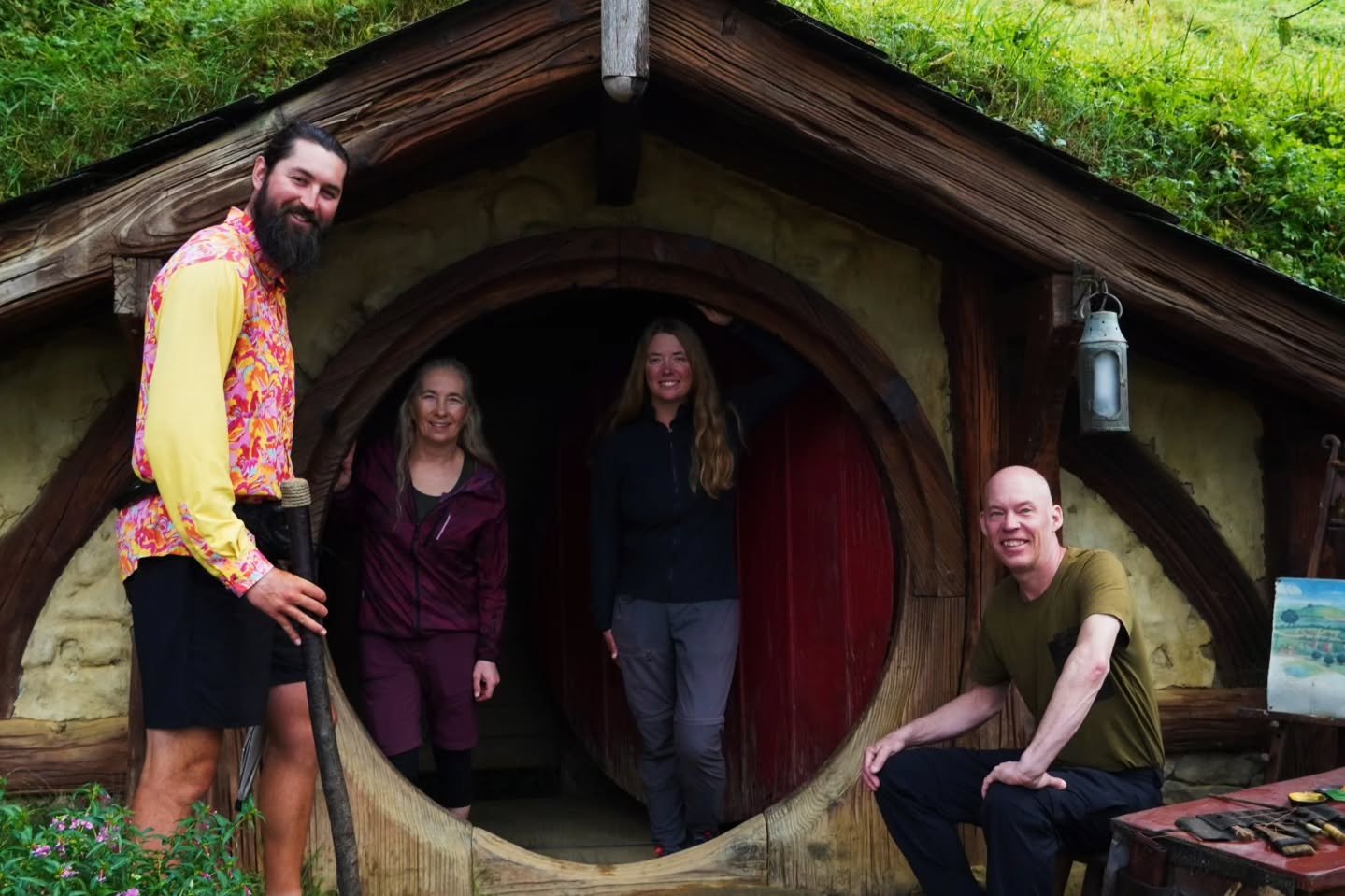 Hobbiton, mud pools and Mauri culture
10 Mar - 14 Mar (5 days)
After hitchhiking to Auckland it was time to take a few days off from hiking and be with Kim's parents.
In Auckland we had a day on Rangitoto Island, an old vulcano in the ocean outsid