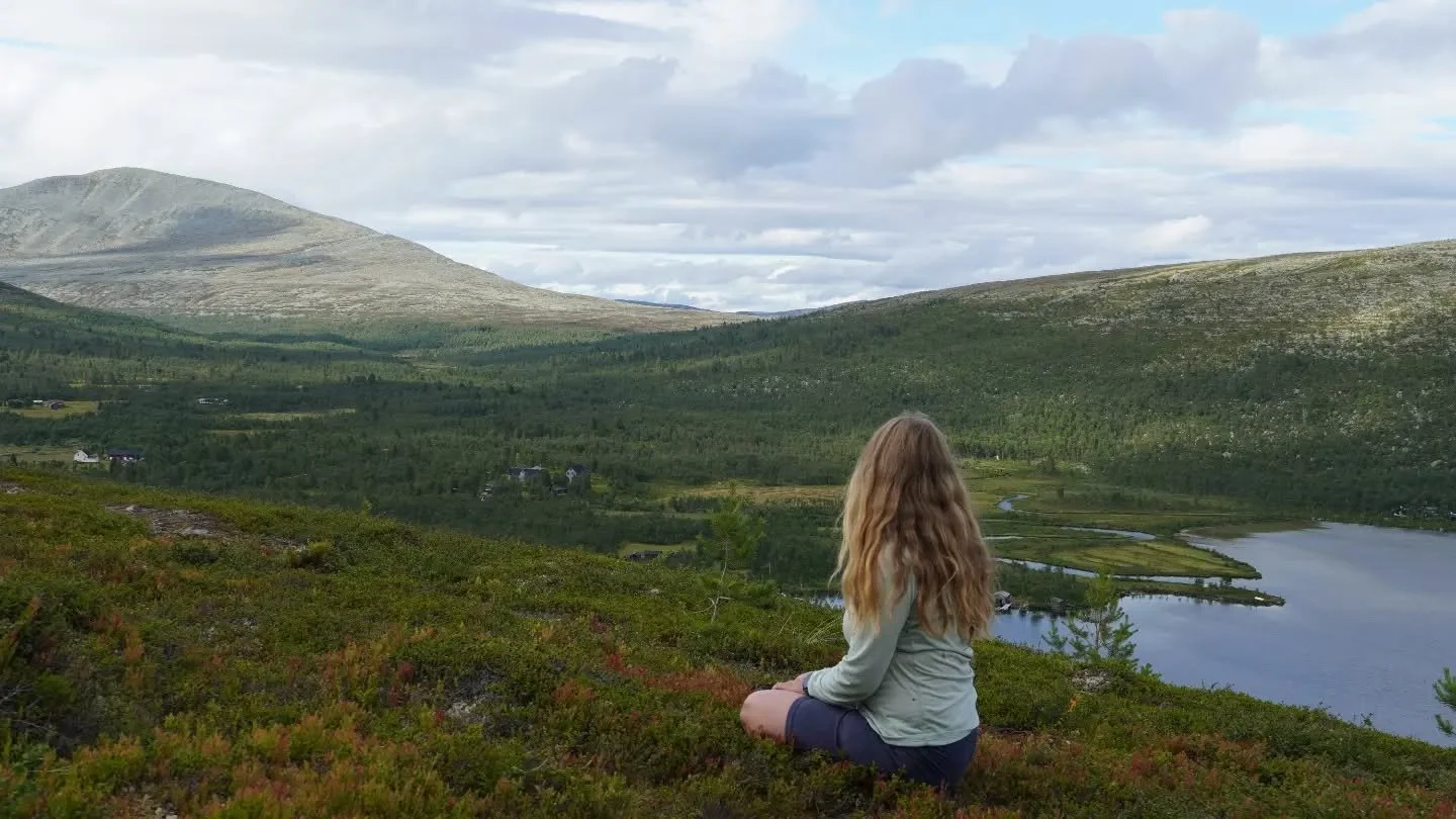 LEAVING GR&Ouml;VELSJ&Ouml;N

I think that for every place that we ever go, we leave a little piece of our heart behind.

This summer when I was going back to Gr&ouml;velsj&ouml;n it felt easier than ever before. Maybe because this time it was the on