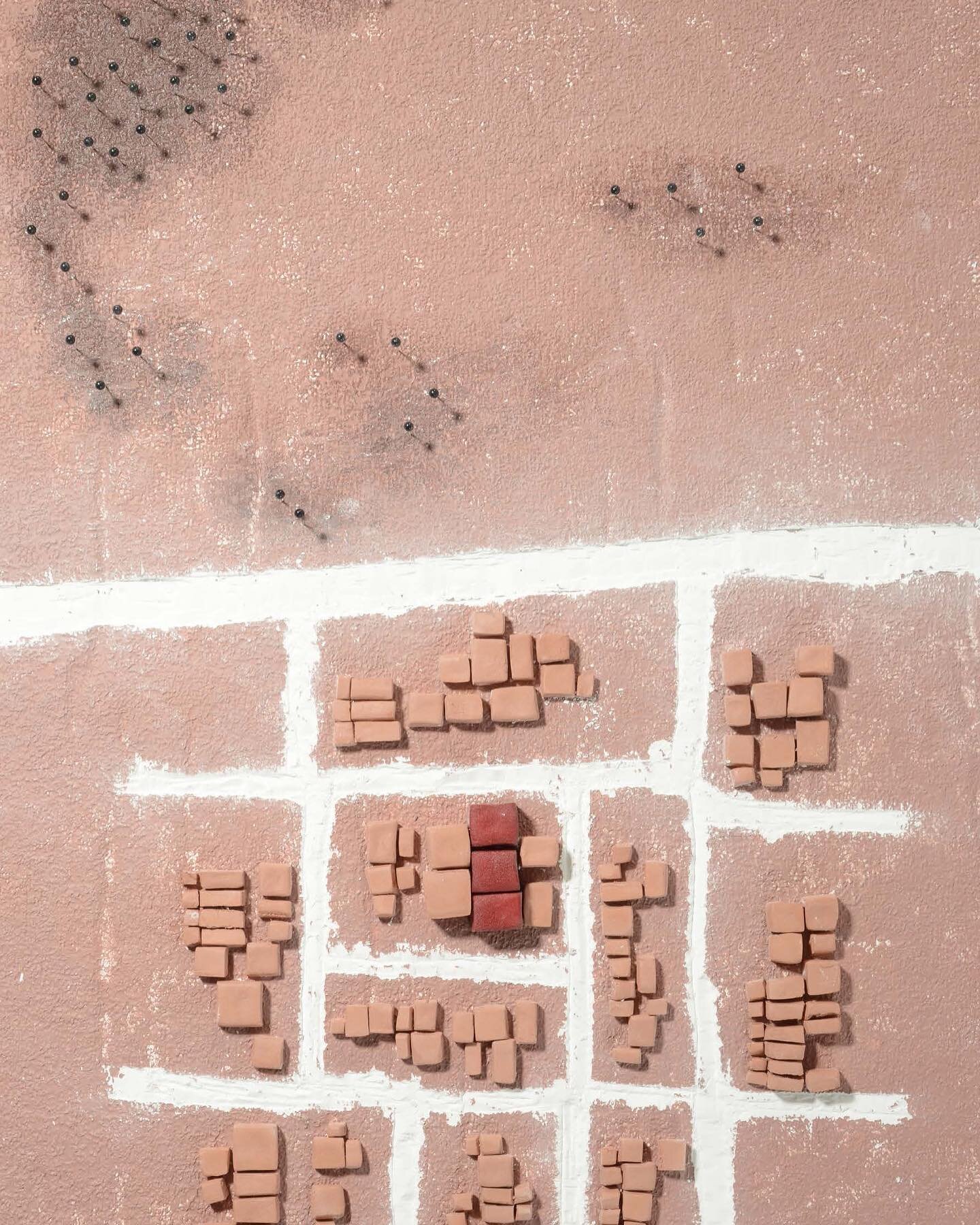 Our BA Y3 students have recently completed their tectonics group precedent studies with Michael Badu @mbaduarchitect and the assistance of Ciaran Malik @bendingispurple and their respective studio tutors. Pictured here are models of Atelier Masōmī&rs