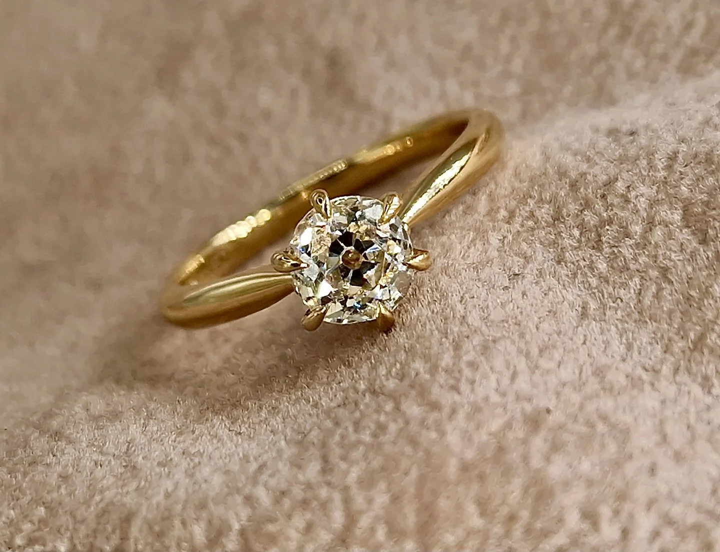 Omg that diamond is everything!! I&rsquo;m literally so obsessed!!! 😍💎