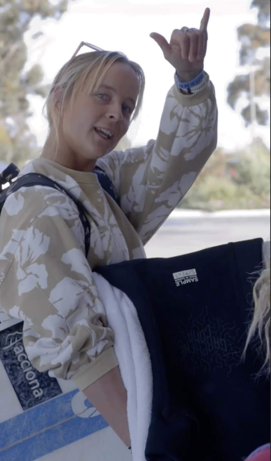 Isabella Nicholls visits URBNSURF Melbourne Surf Park