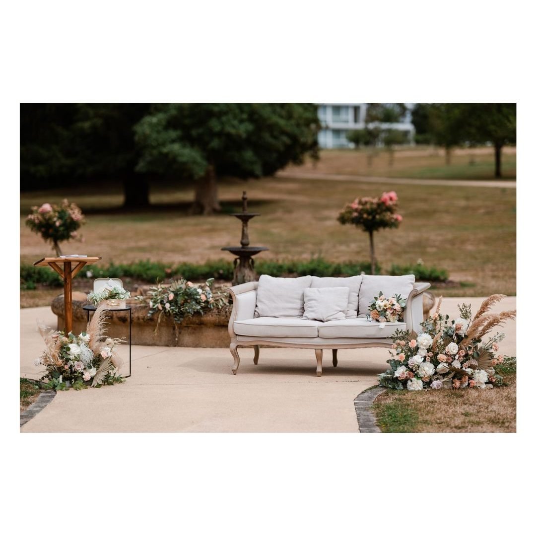 Un coin de paradis ✨
.
Que du bonheur de c&eacute;l&eacute;brer un mariage dans le parc du @domaineduchateaudelachasse !
.
&Agrave; la demande des mari&eacute;s, je serai discr&egrave;te et respecterai leur vie priv&eacute;e, mais je peux quand m&eci