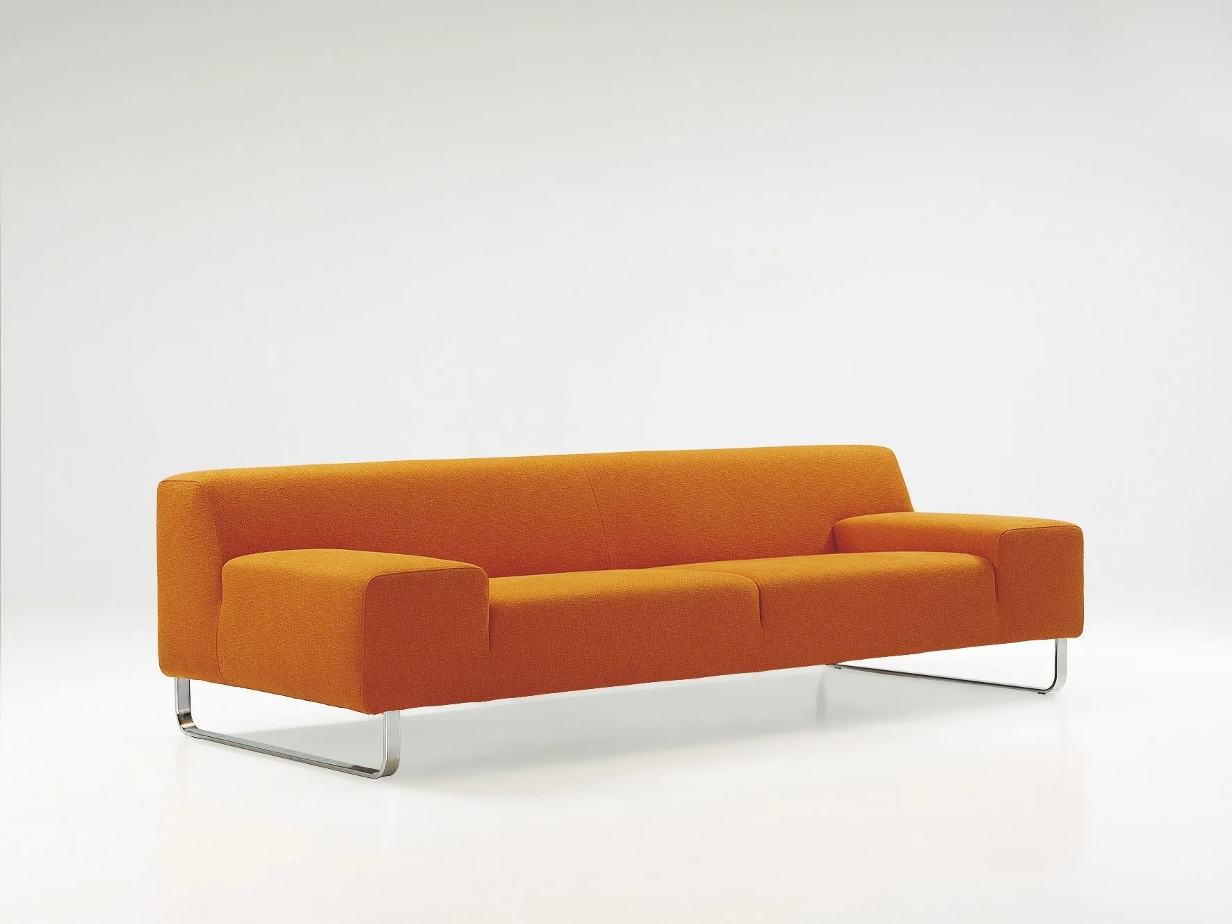 MILLER schuin oranje_edited 4-3.jpg