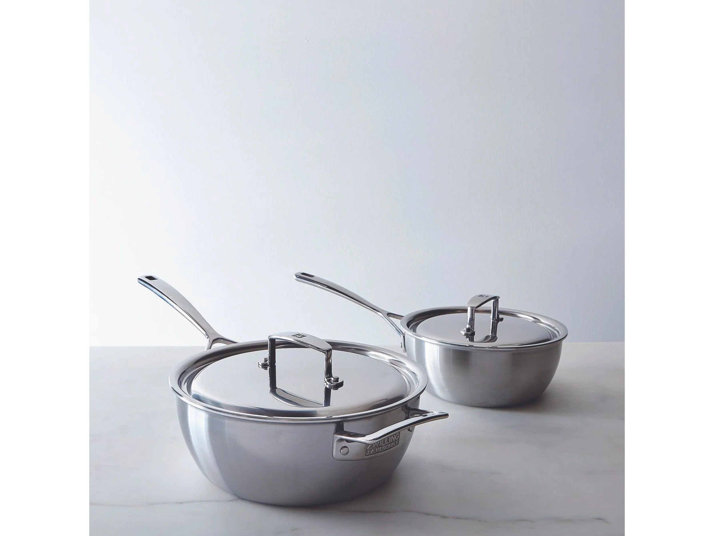 zwilling_aurora-conic-saucier-pan_family_bobbi-lin_0908_edited 4-3.jpg