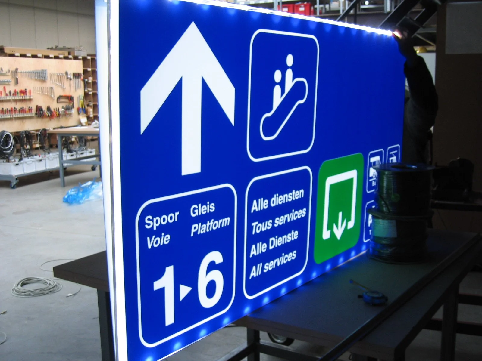 corporate identity program - nmbs_sncb_national belgian railways_06.JPG