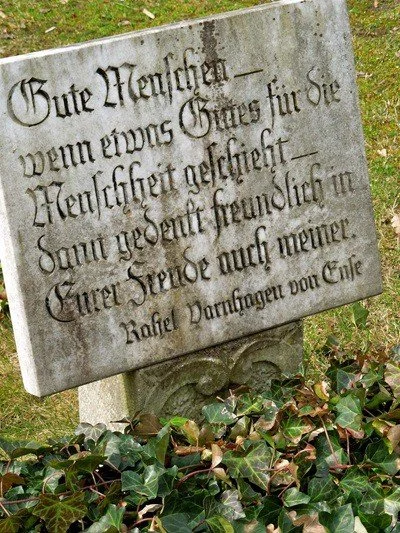 Führung über die Friedhöfe am Halleschen Tor zu Verwandten und Freunden der Mendelssohn-Familie