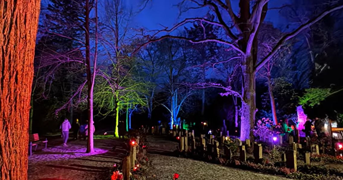 “Der Friedhof leuchtet” auf dem Heidefriedhof Mariendorf am Totensonntag 