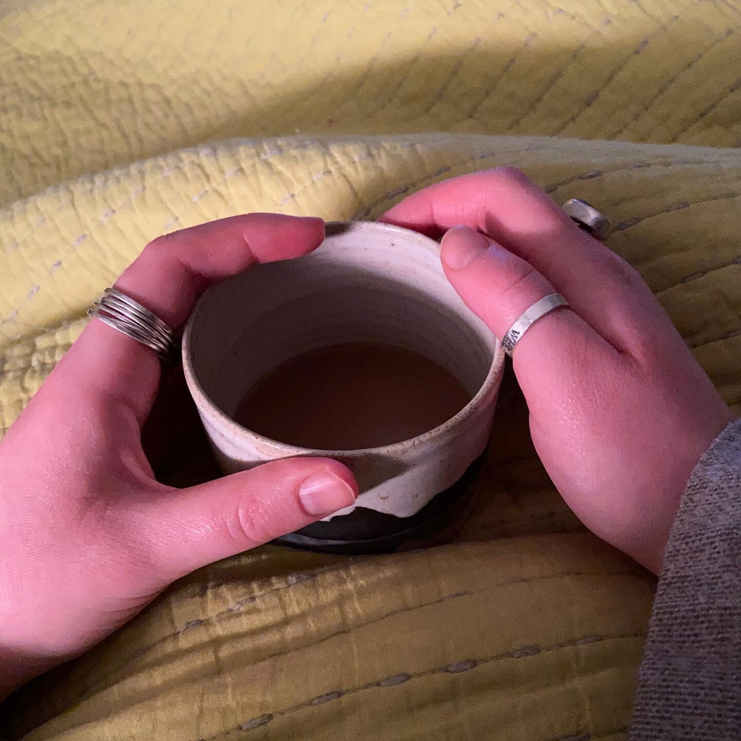 Today the #marchmeetthemaker prompt is Hands On. Probably meaning hands on making, but I&rsquo;m going for hands on my cup of coffee ;) 
(Ft. @katespenceceramics mug!)

#thelittlestfalcon #handson