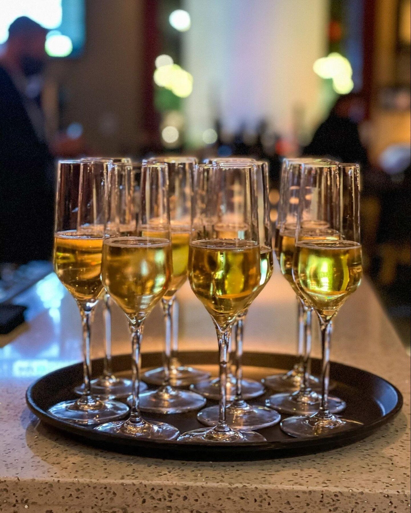 The official champagne campaign. Valentine&rsquo;s Day reservations are booking up- RSVP today to cheers to your loved one over a 4 course meal. 

Jasper&rsquo;s will be open from 4-9pm on Monday, February 14th.