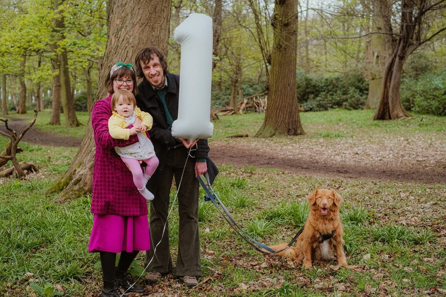 Totally not bored of spamming this family yet!
Sorry not sorry&hellip;. #1 #parkshoot
@saraah_lou 
.
.
.
.
.
Balloon @h.and.a_balloons
/
#Familyphotography #childhoodphotos #candidphotography #nottinghamphotographer #lucyewarnerphotography #familylif