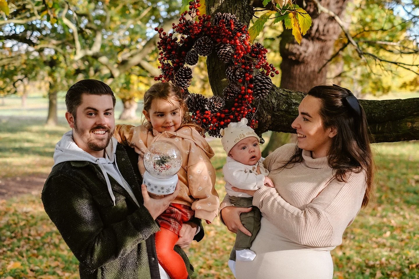 Getting to the shoot might not be the easiest task you&rsquo;ll tackle today &mdash; but once you&rsquo;re here, the magic is always worth it. Christmas Minis at Wollaton Park. 💫 🍂 🎄 
.
.
.
.
#ChristmasMinis #WollatonPark #FamilyPhotography #Woodl