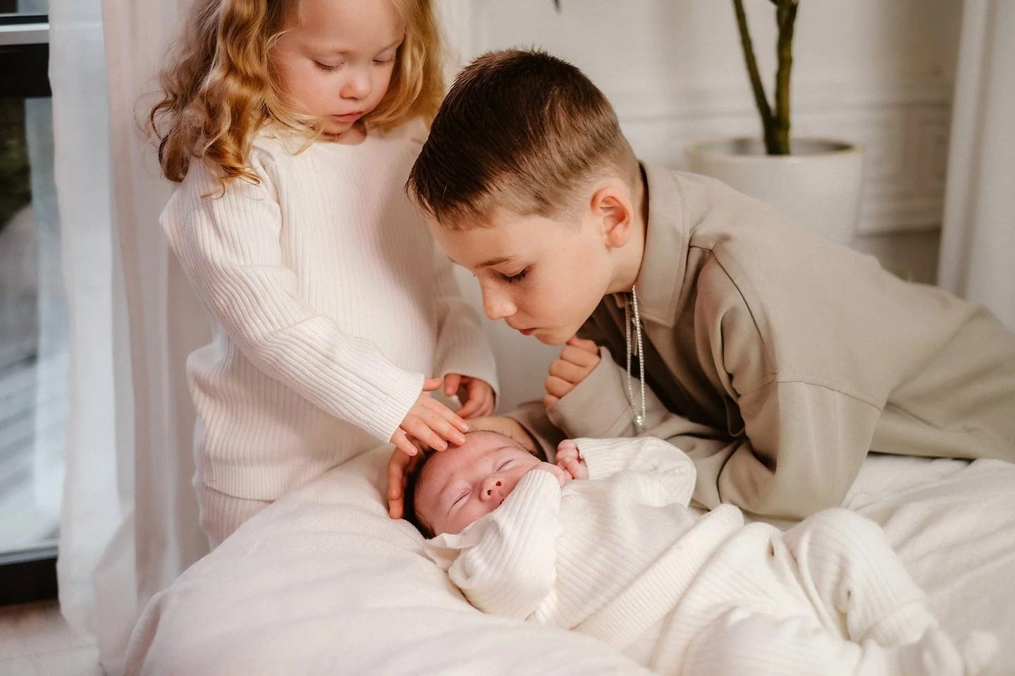 My job isn&rsquo;t to make you &ldquo;pose&rdquo;.�It&rsquo;s to help you forget I&rsquo;m there.
I watch. I listen. I wait for the in-between moments.�Those are the moments that I capture of my own family. Because those are the ones you&rsquo;ll fee