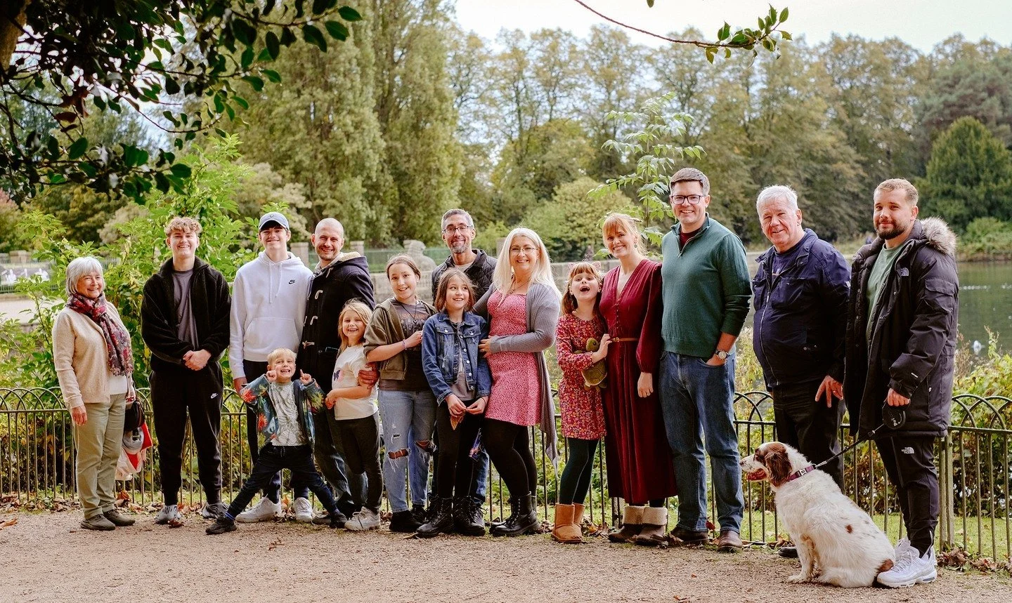 The magic of outdoor shoots? Freedom. Kids don&rsquo;t feel restricted, parents don&rsquo;t feel watched, and dads don&rsquo;t feel like they&rsquo;re being made to pose. The environment does the work space to breathe, move, laugh, and connect. Even 
