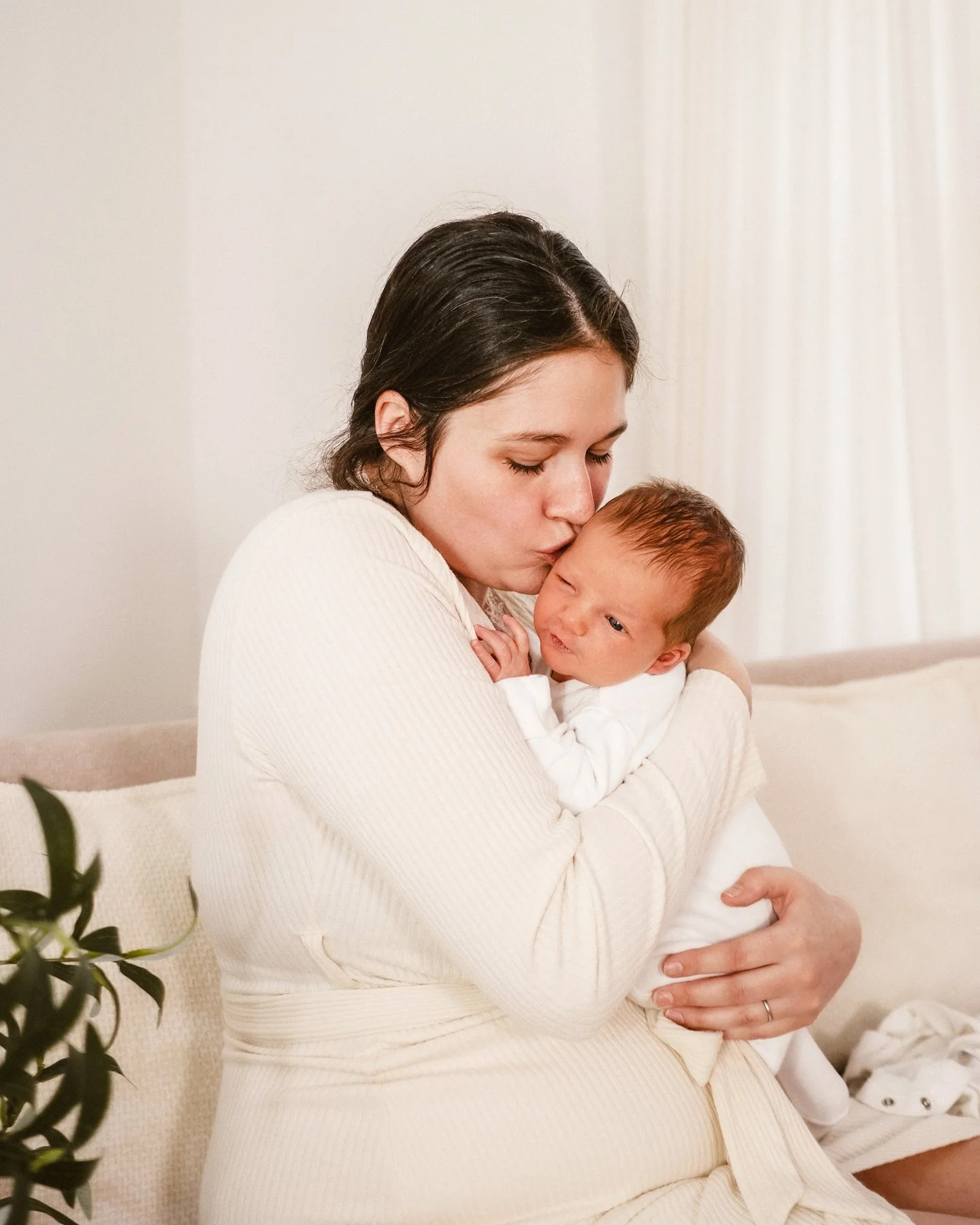 I didn&rsquo;t start photography for social likes. I started to freeze moments that never happen twice. 🤍 
What moment would you go back to if you could?
.
.
.
.
#motherhoodphotography #familyphotography #momlife #letthembelittle #capturingchildhood