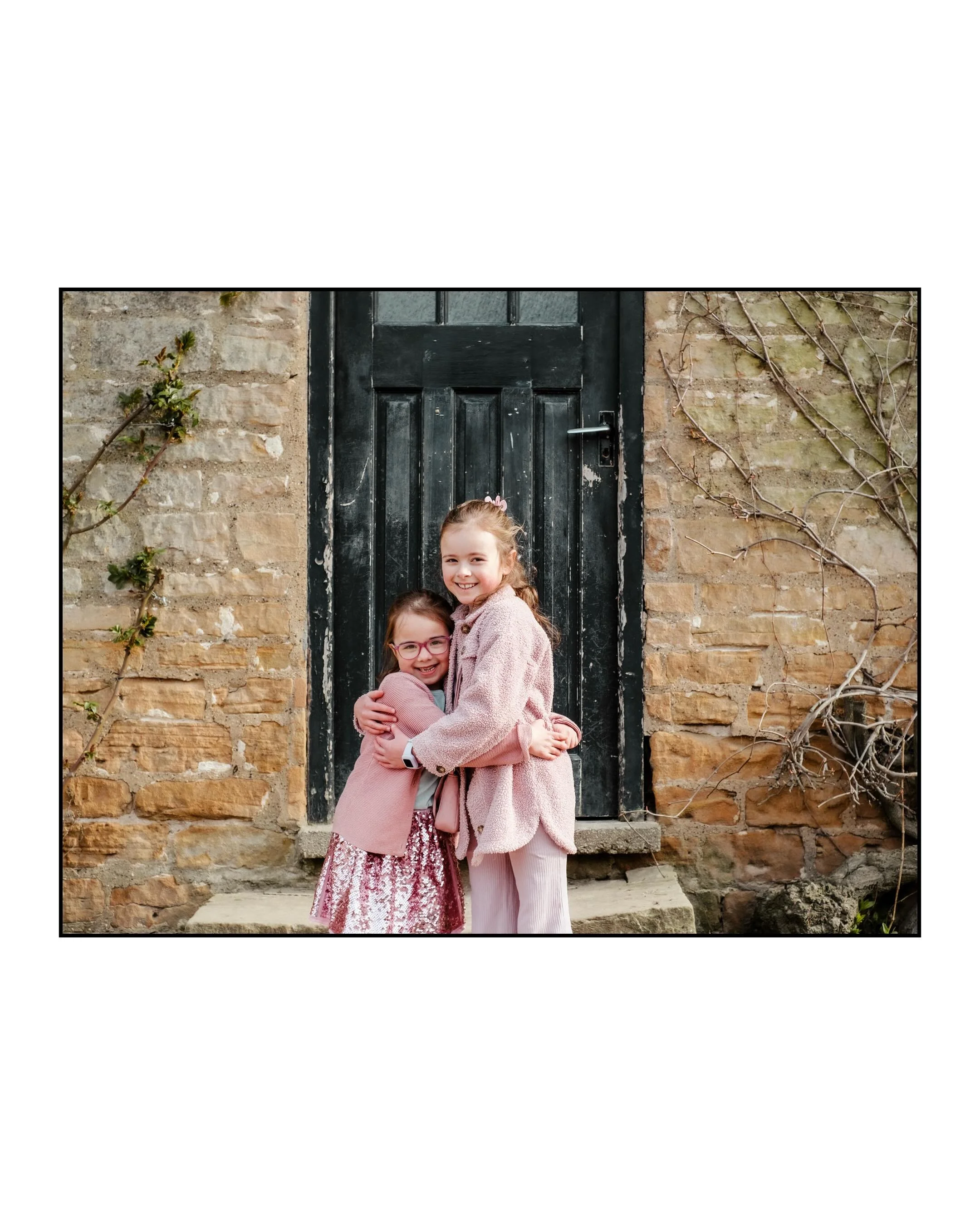 This may surprise you, but Father&rsquo;s Day photography isn&rsquo;t just about taking photos of Dad. It&rsquo;s about the whole family that makes up his fatherhood journey. 🫶🏽

The cuddles, the chaos, the grandparents, the daughters, the sons, th