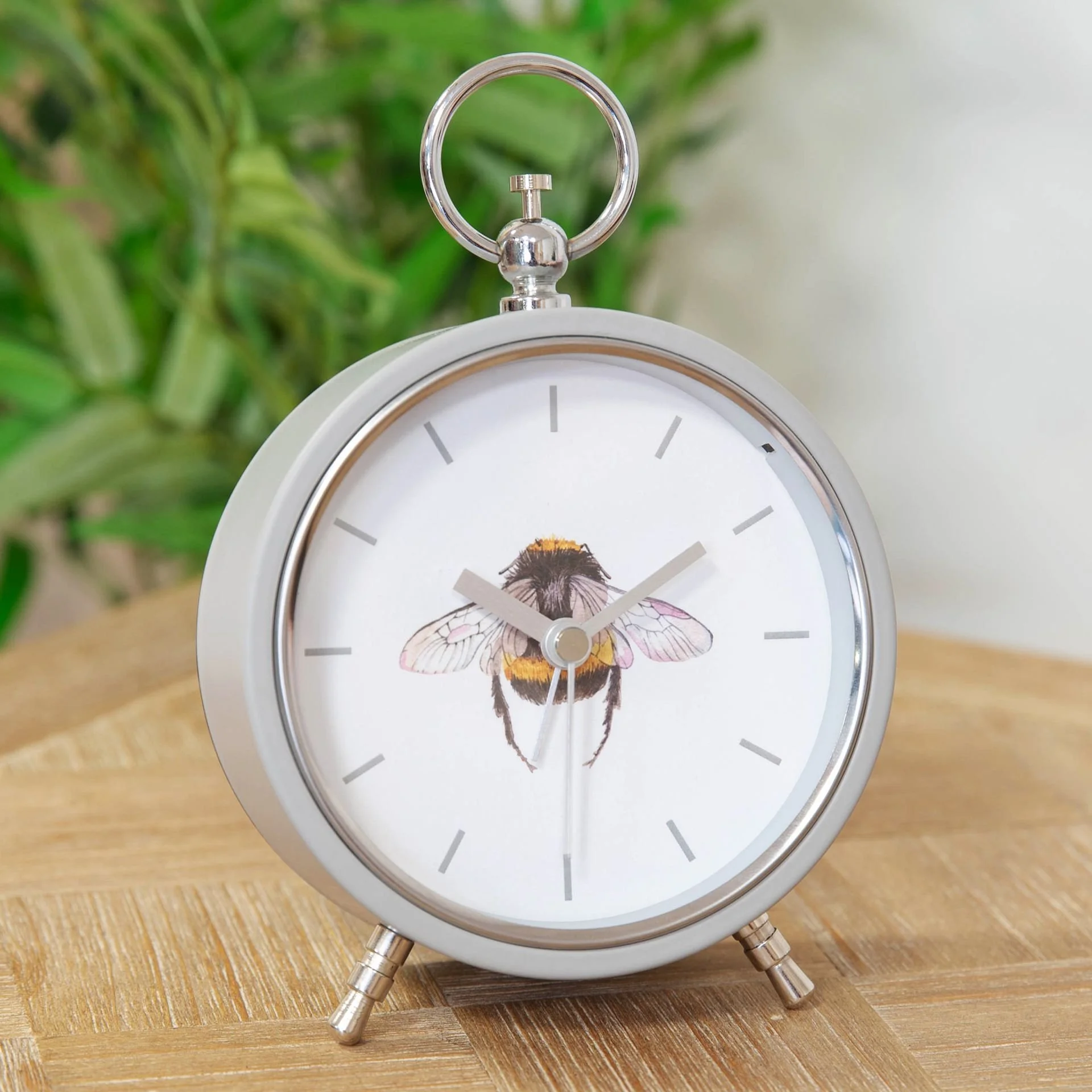 HE1532 Bee Clock.jpg