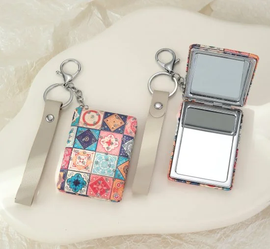 D20011R - Rectangular Compact Mirror Keyring.jpg