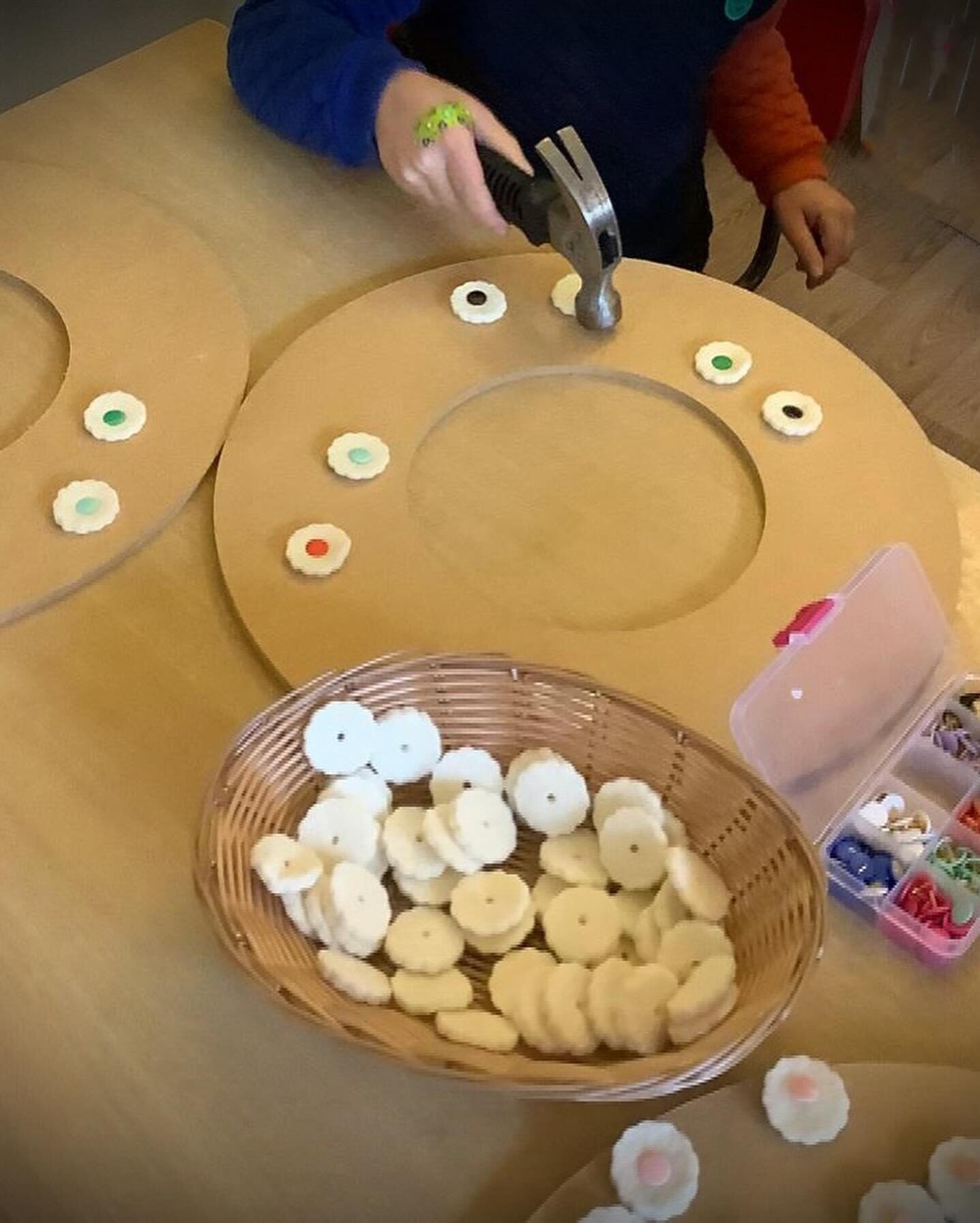 Using real tools, drawing pins &amp; natural materials&hellip;just wonderful!
..
..
Hammering helps children develop the fine motor skills required to grasp nails/drawing pins and hammers. 
It develops the movements and hand-eye coordination needed f