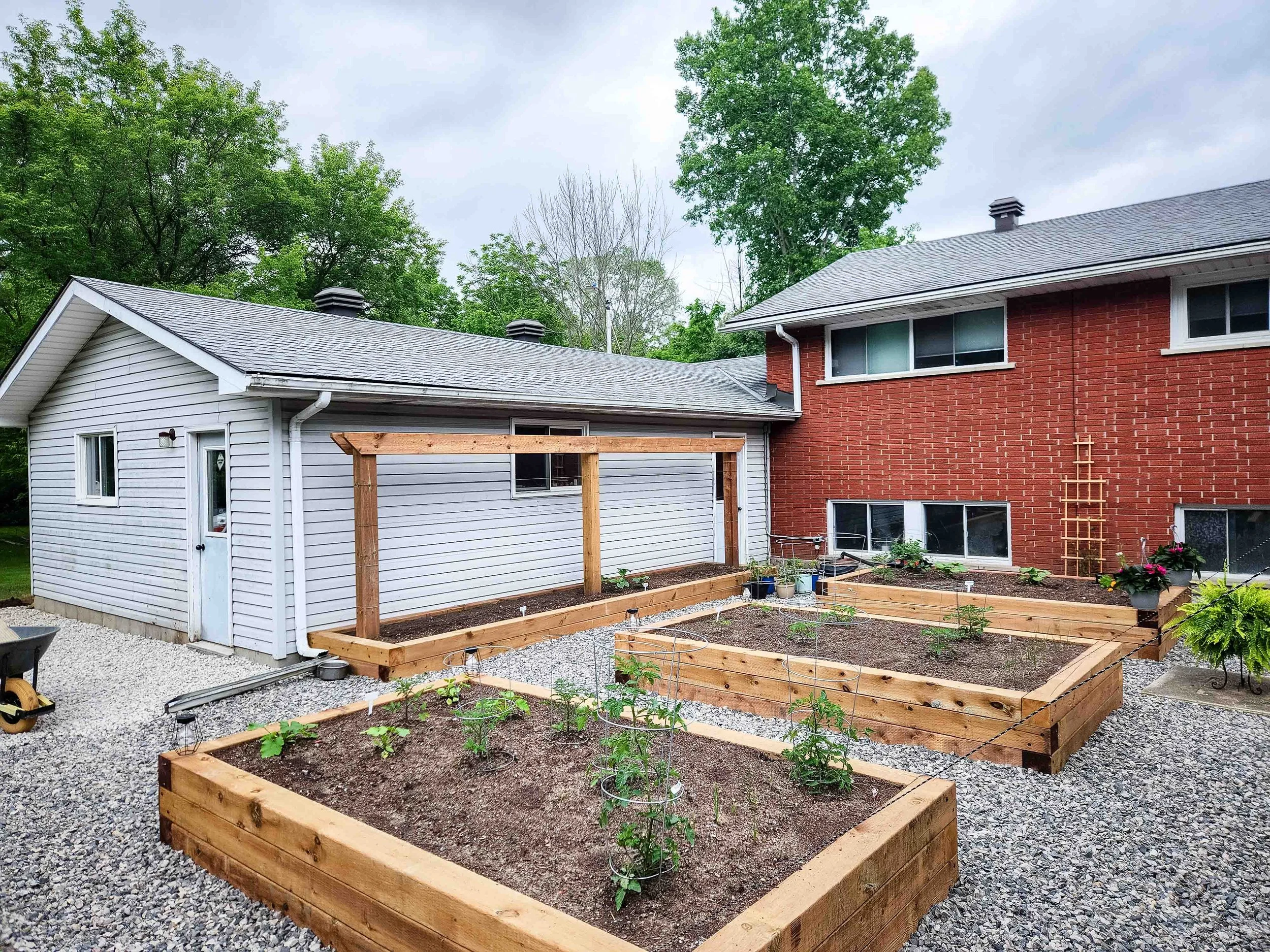 GARDEN BEDS