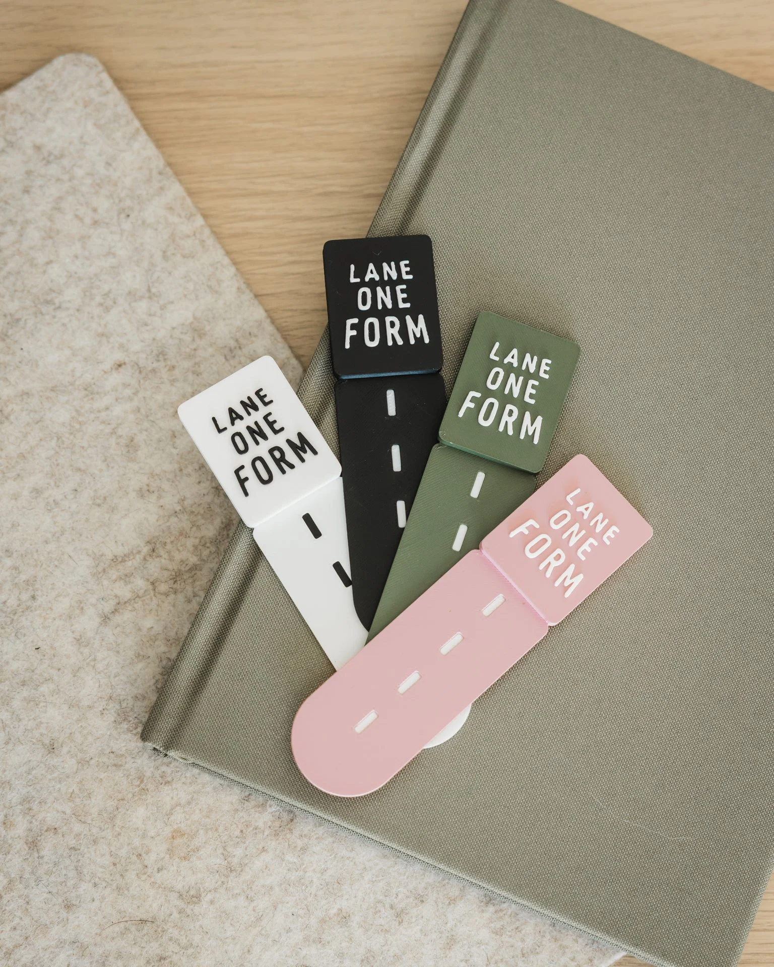 NS-Bookmark-Magnet-1.jpg