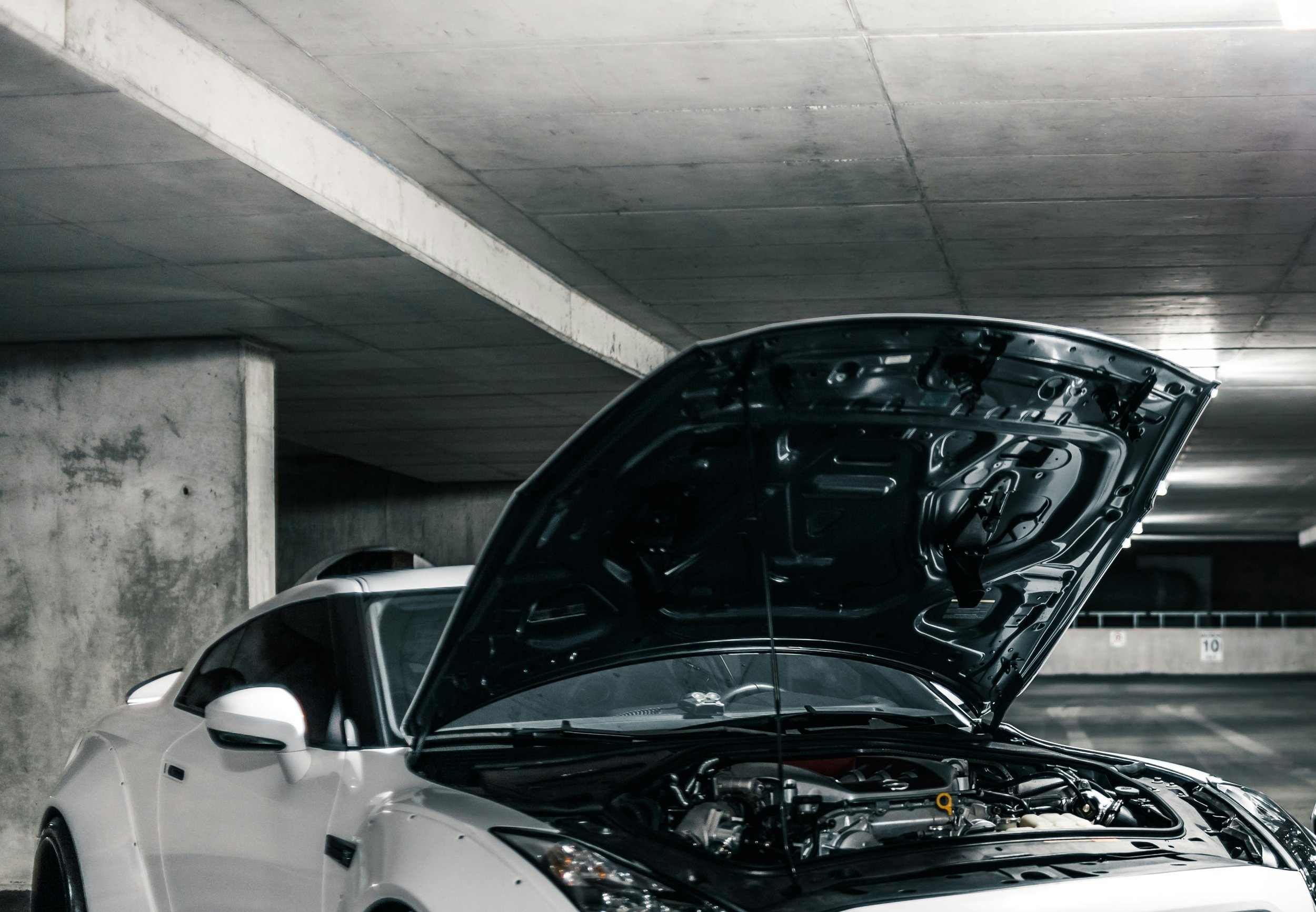 Mitsubishi Outlander Hood Flutter Class Action Settlement (2022 Models): Free Hood Replacement and Refunds, Claim by July 30, 2026