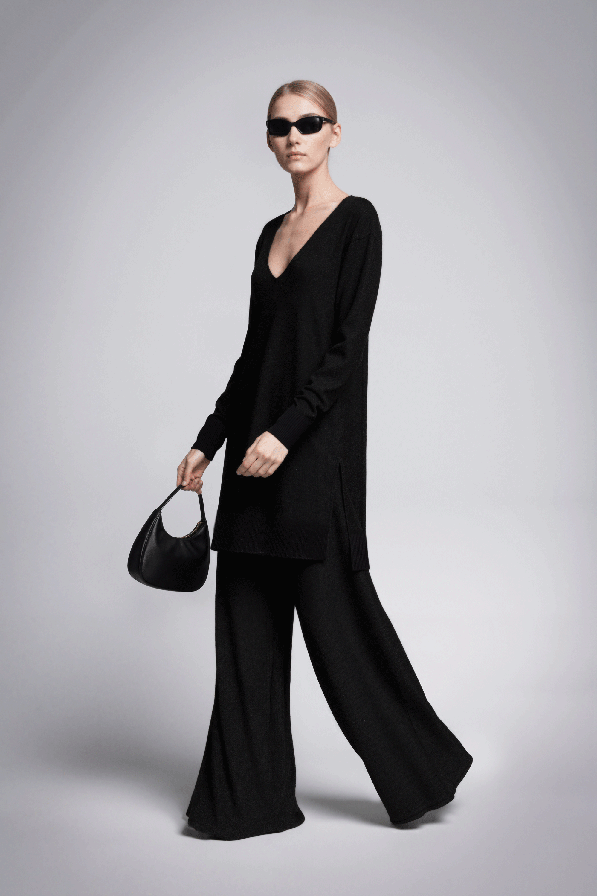 Outfit-05-HD-black-in-pose.png
