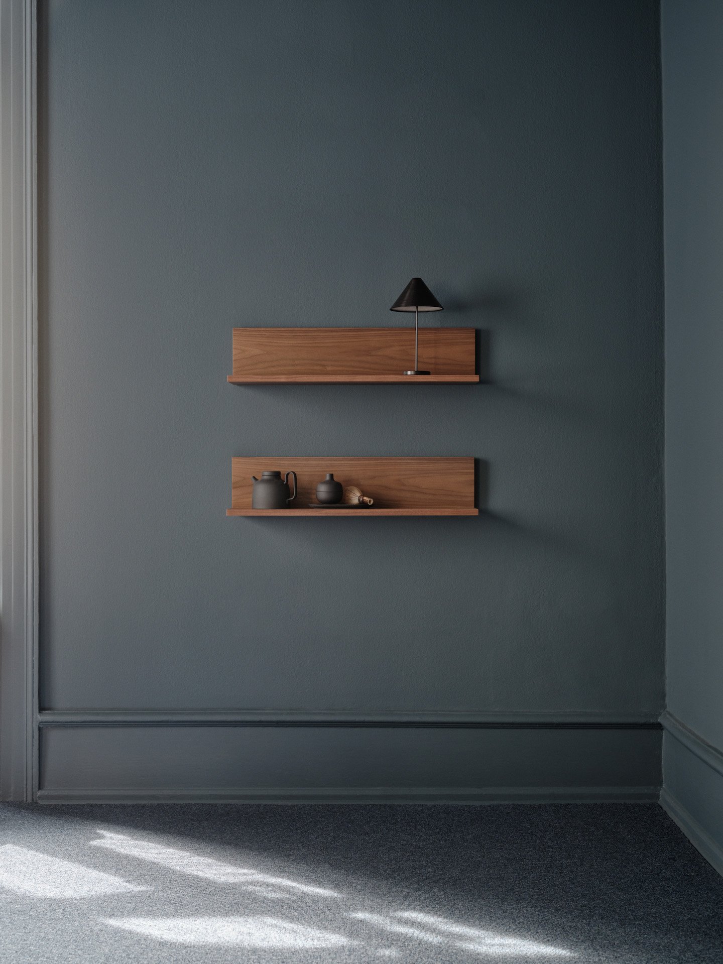 newworks_lifestyle_42432_walnut_tana_wall_shelf.jpeg