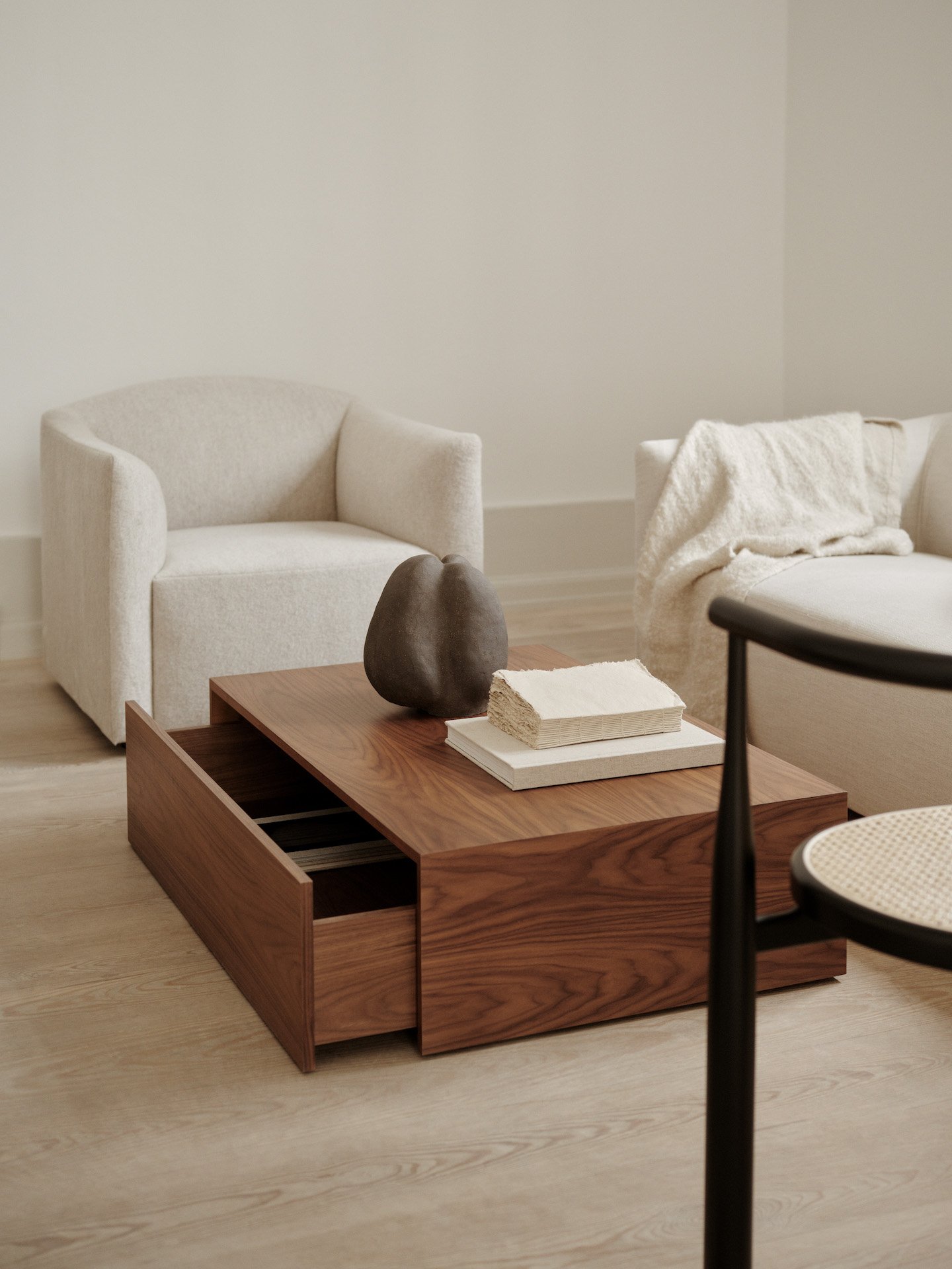 newworks_lifestyle_40921_mass_coffee_table_high_drawer(1).jpeg