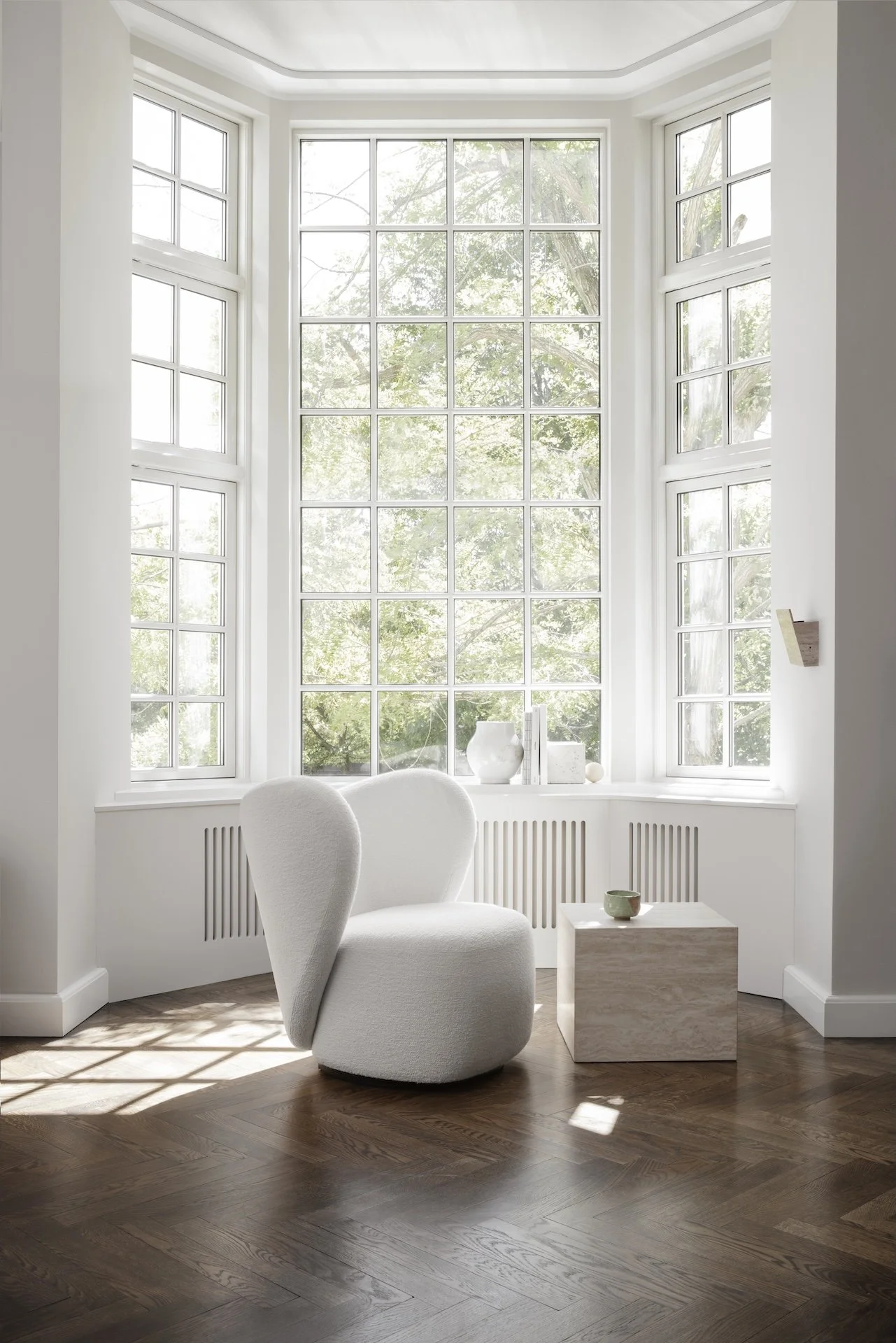 2306-Little_Big_Chair-Cubism_Coffee_Table-Gallery_Wall_Lamp-NORR11-002.jpg (Kopie)