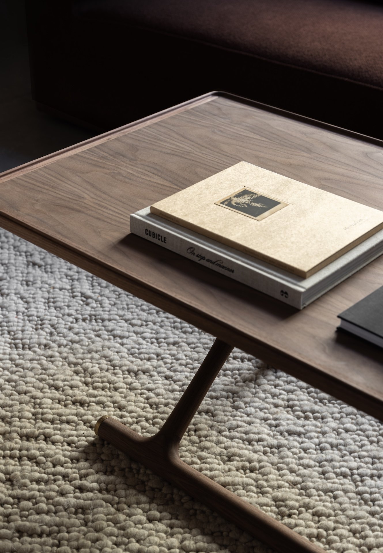 MENU_Jager_Lounge_Table_Gravel_Rug.jpg