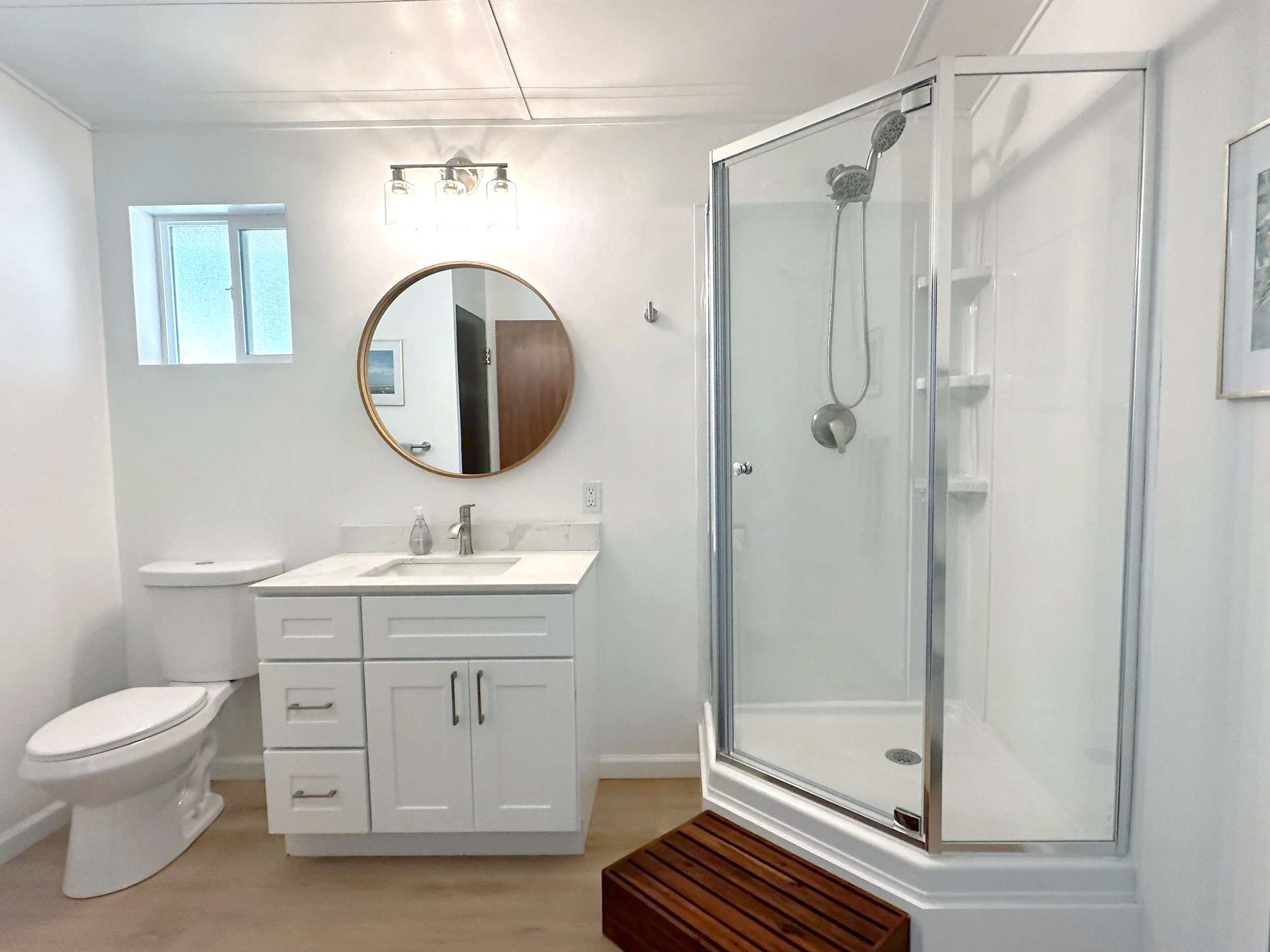 BATHROOM_2.jpg