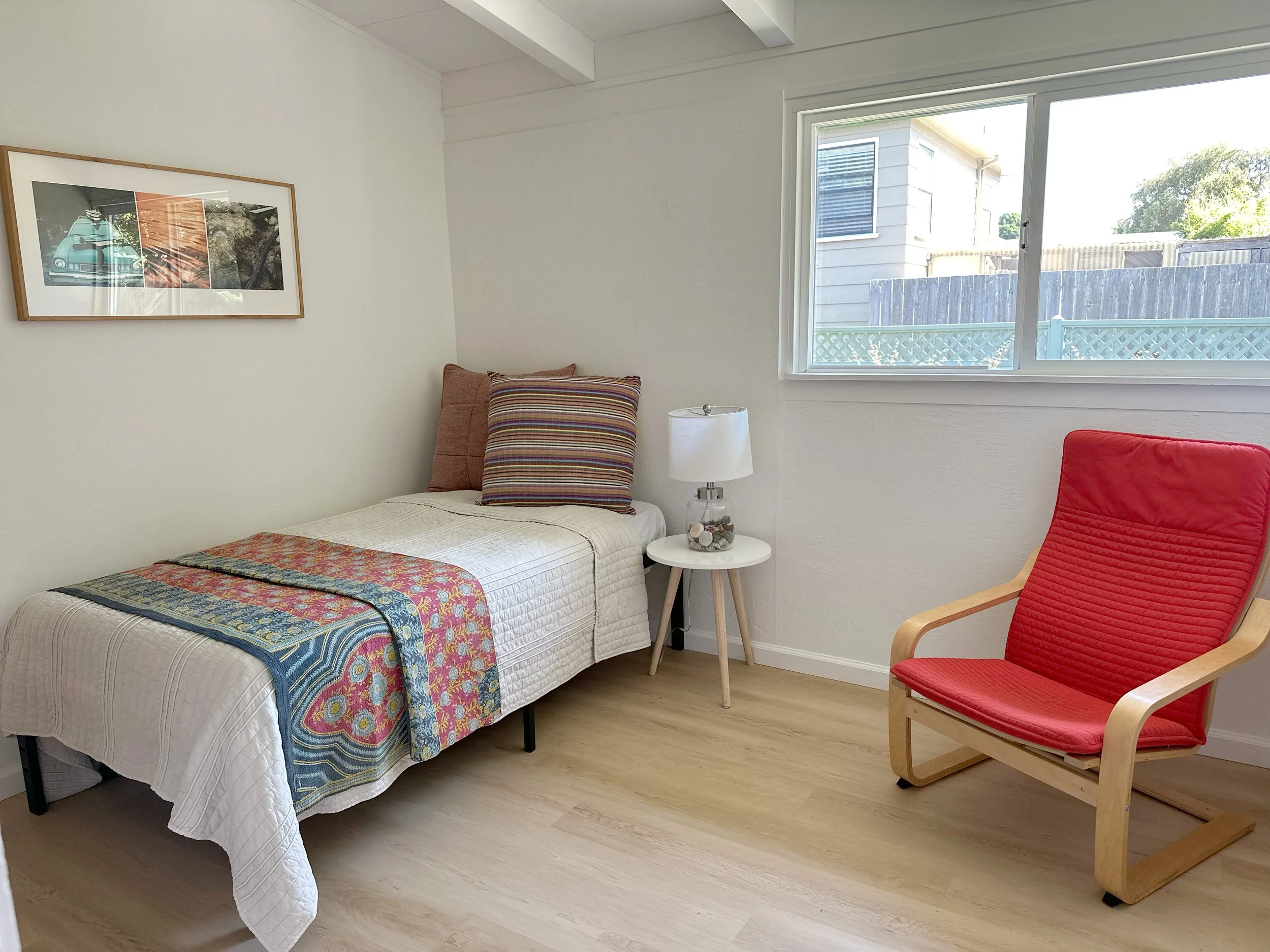 15-bedroom1.jpg