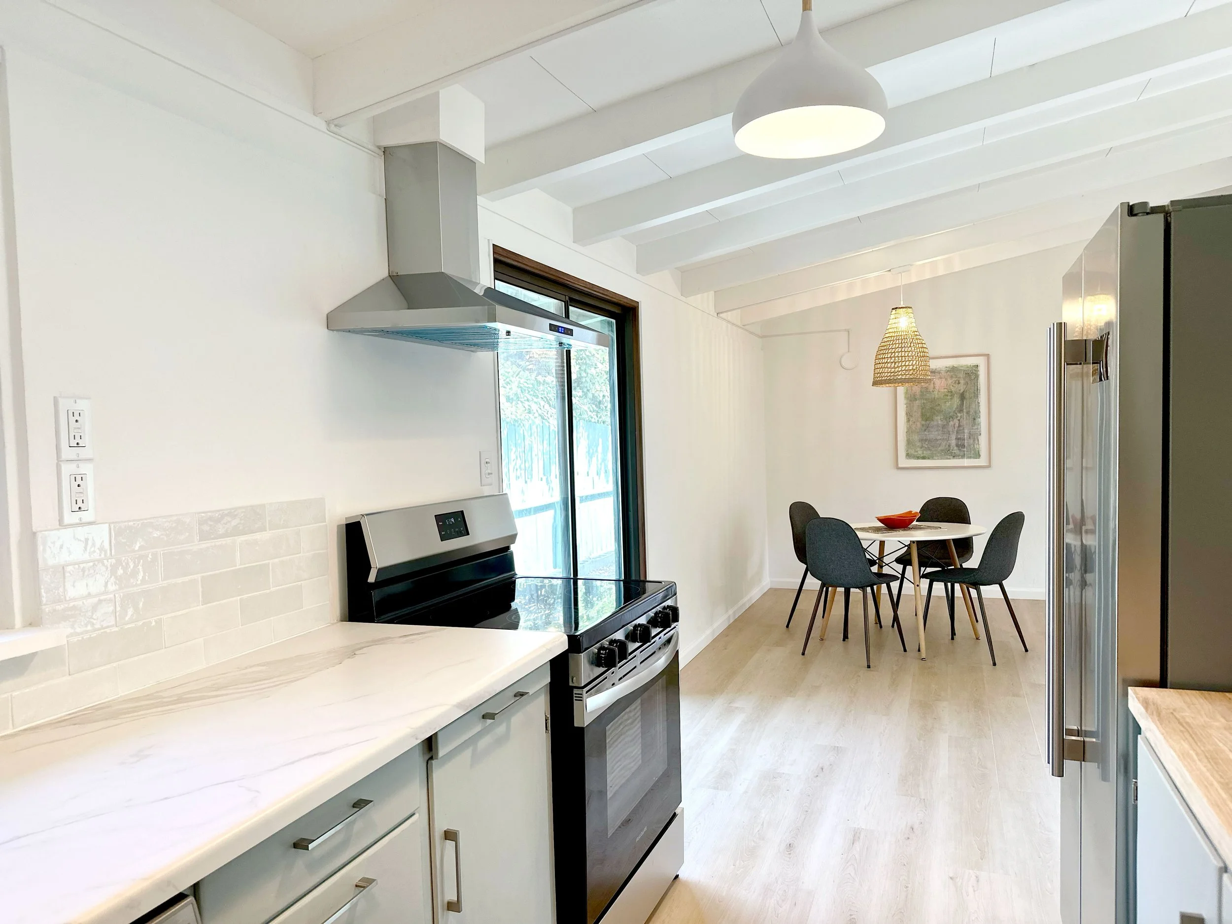 14-kitchen_1e.jpg