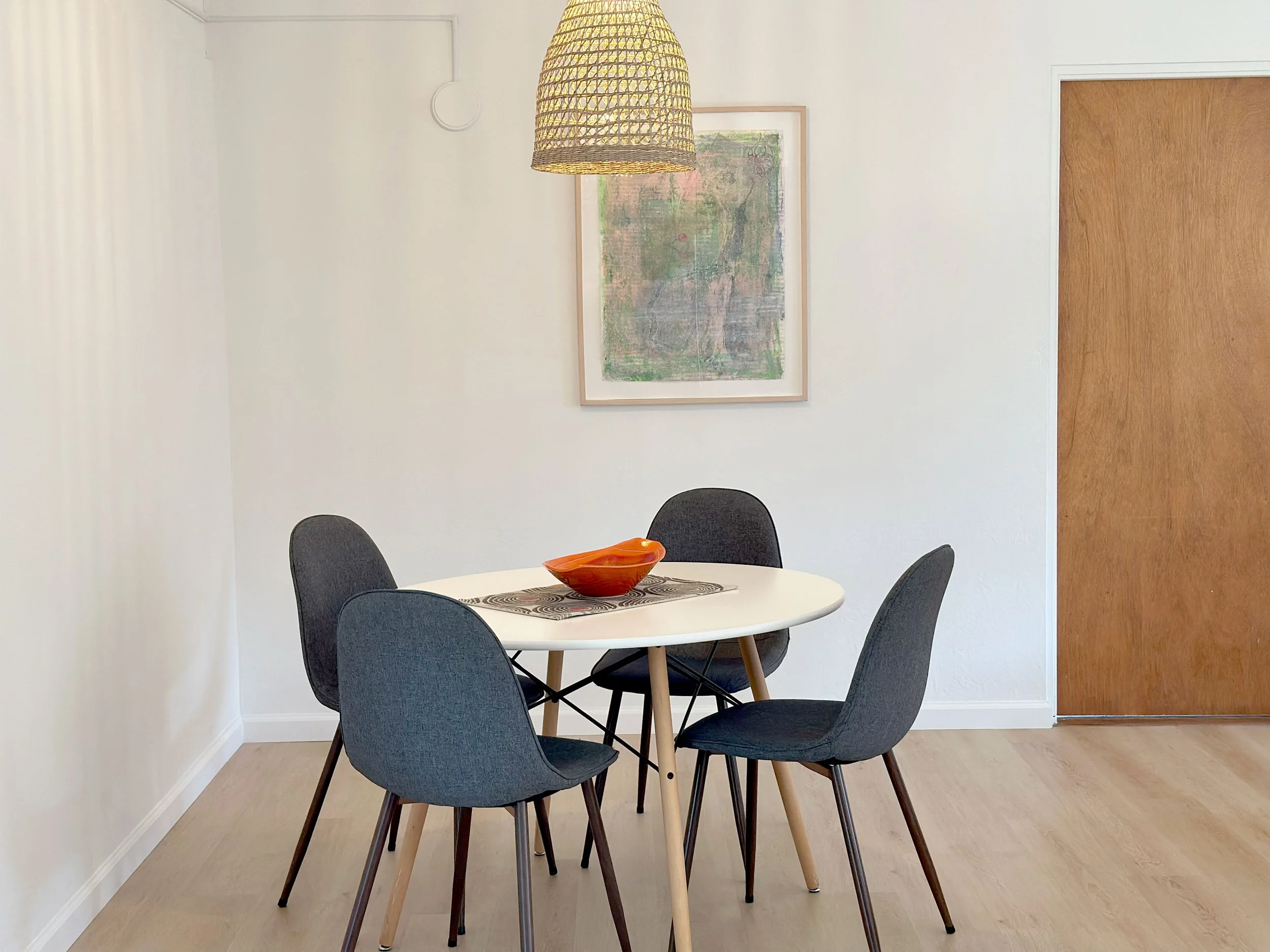 9-dining_1.jpg