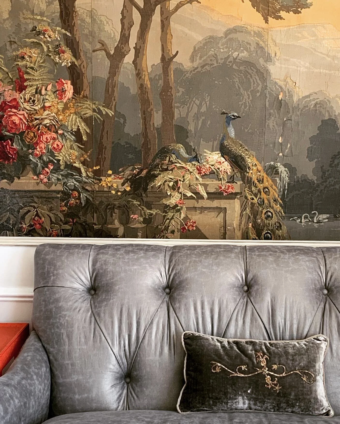 Another view of Zuber panel with burnished metallic loveseat.#pindlerfabric#pindlerandpindler#z&uuml;ber #zuberwallpaper#zuberofficial