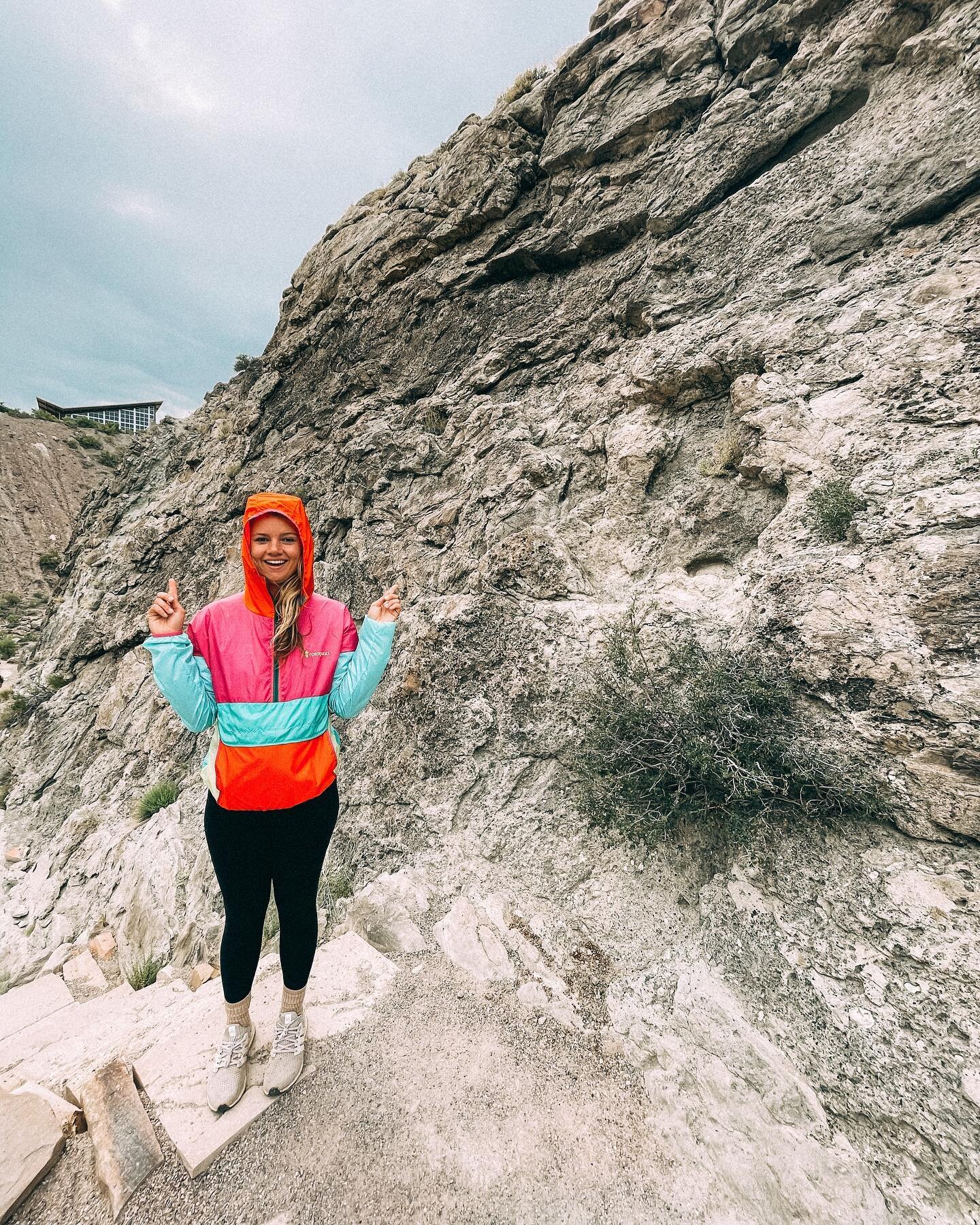 *cOLorFuL cOnDoM* visits historic dinosaur park on random road trip stop en route from Denver &gt; Salt Lake City.

1 fossil but no wild dinosaur sightings 🦖

⭐️⭐️⭐️ out of 5 for Jurassic Park.

#grossgirlsummer