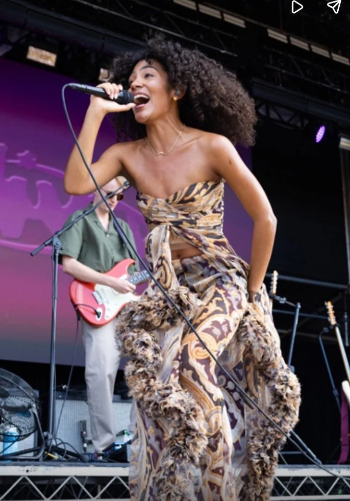 Olivia-Dean-Laneway-Festival-Video-Design-STUDIO.jpeg