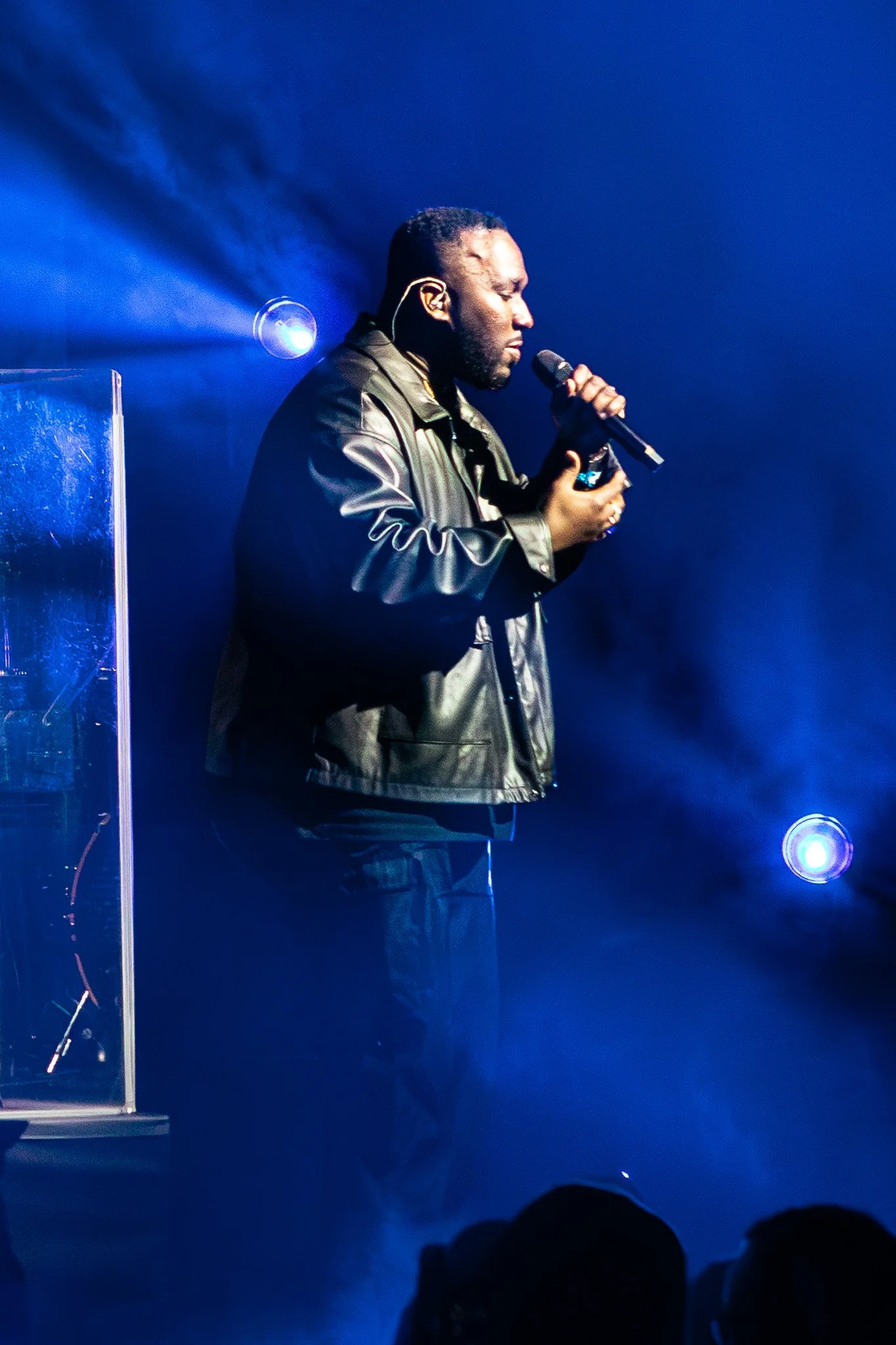 Clean-Bandit-Brits-Week-Performance-Design-By-STUDIO/-photo-Rosie-Wills.jpg