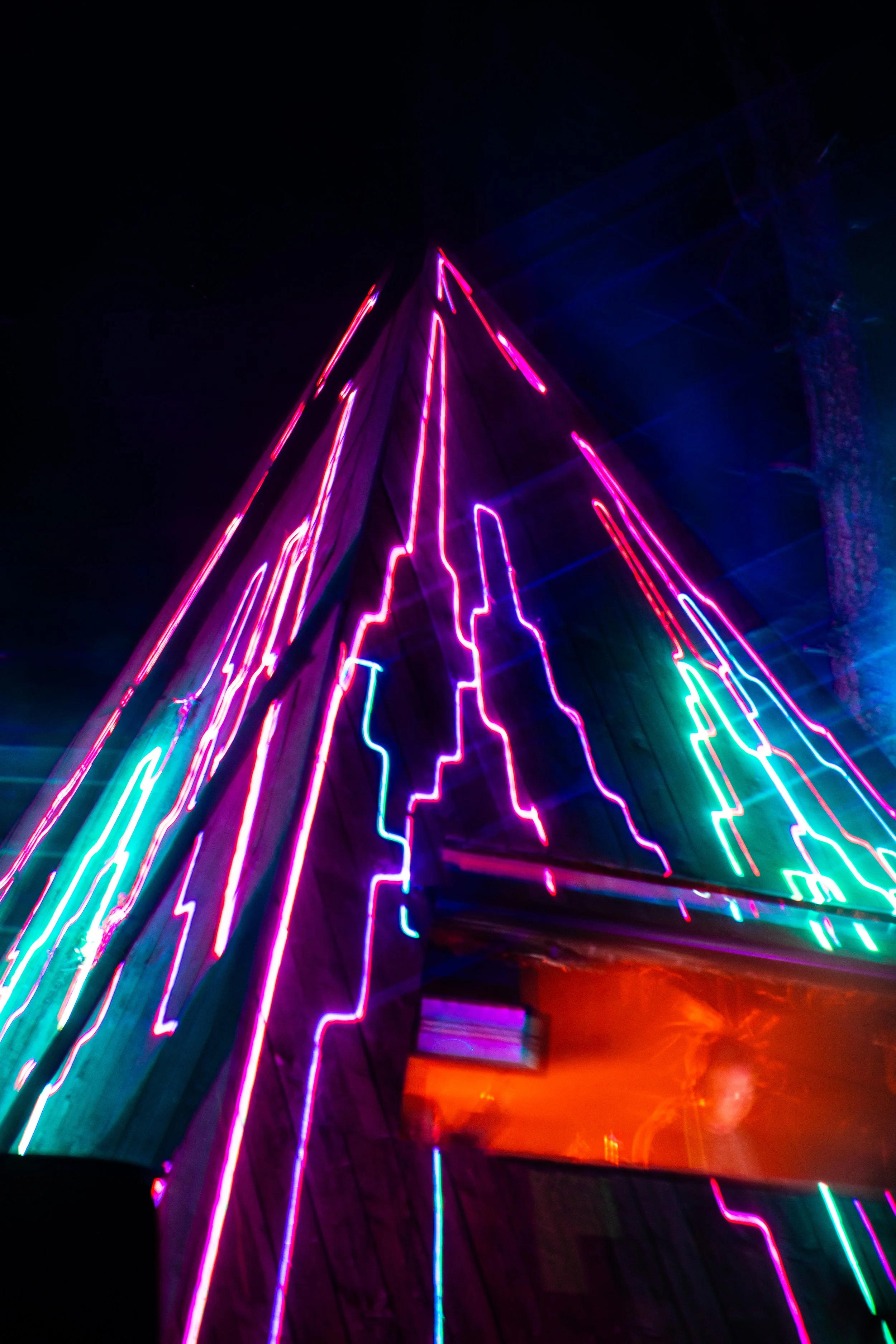 Video design at Stowaway Festival by STUDIO/
