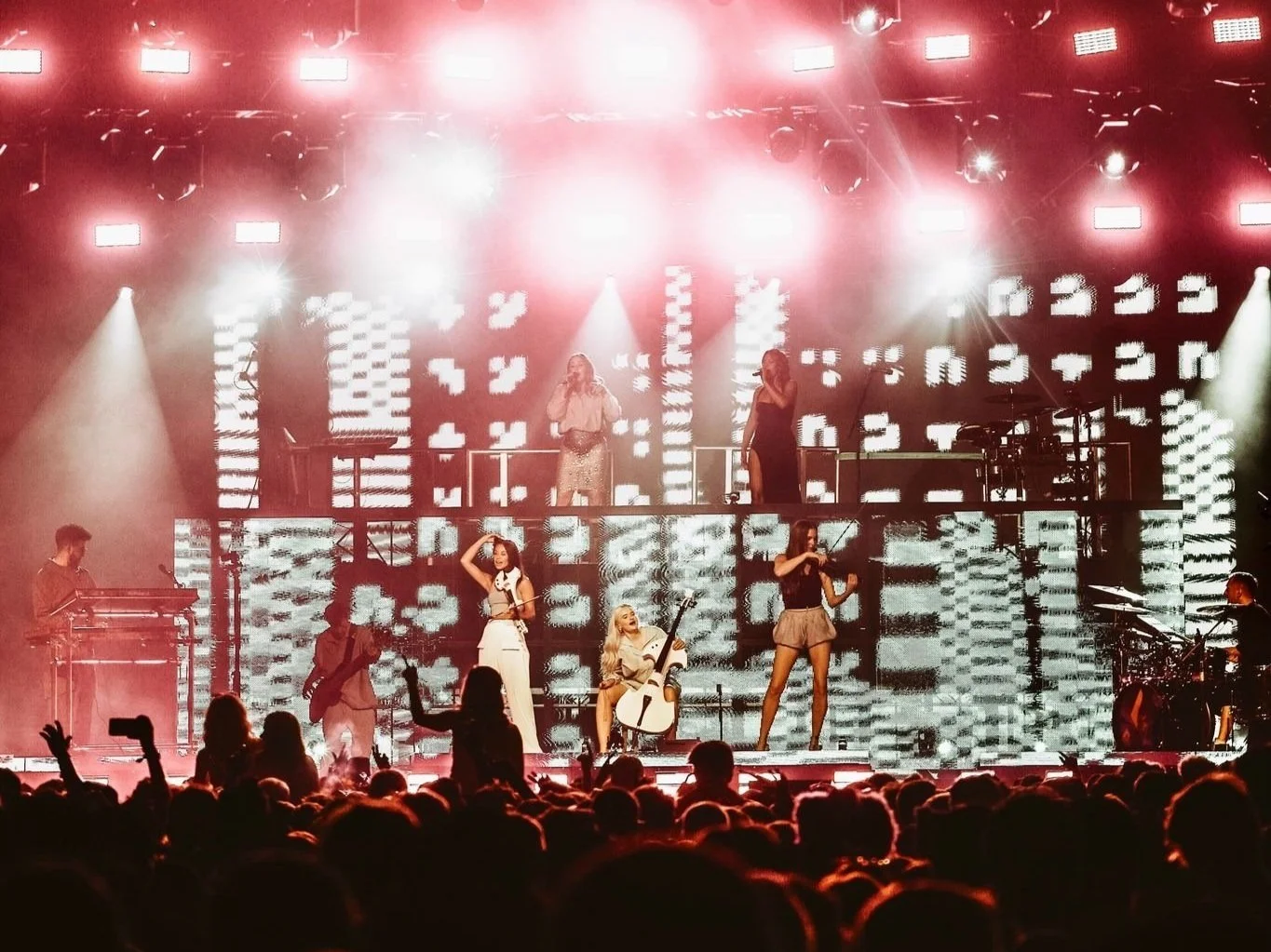 CLEAN BANDIT/  SUMMER FESTIVAL TOUR