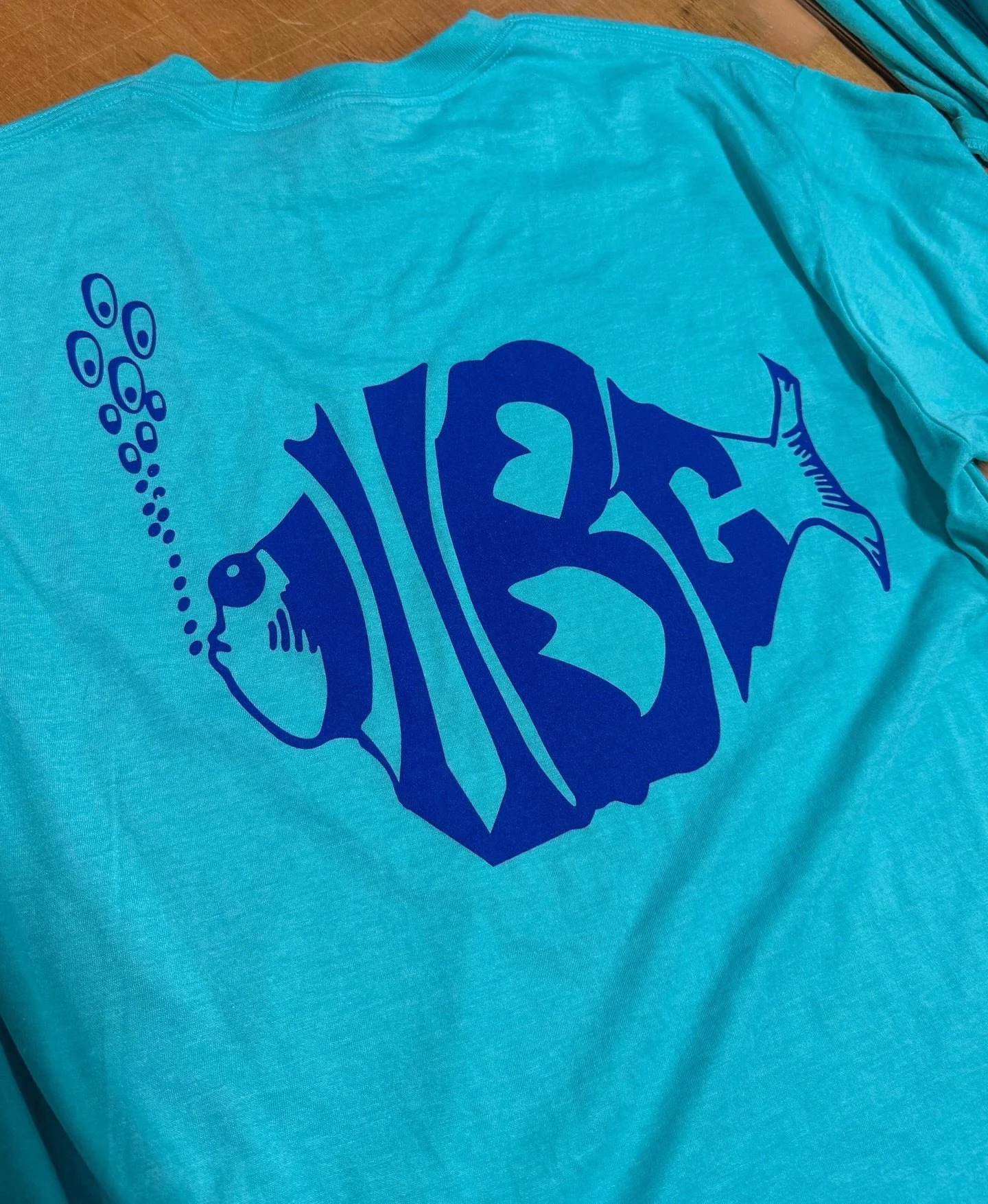 Freshly printed for our friends (and neighbors) @virginiabeerco 🐟

#screenprinting #theedgedistrict #757business #williamsburgva #virginiabeerco #custommerch #screenprintingshop #phish