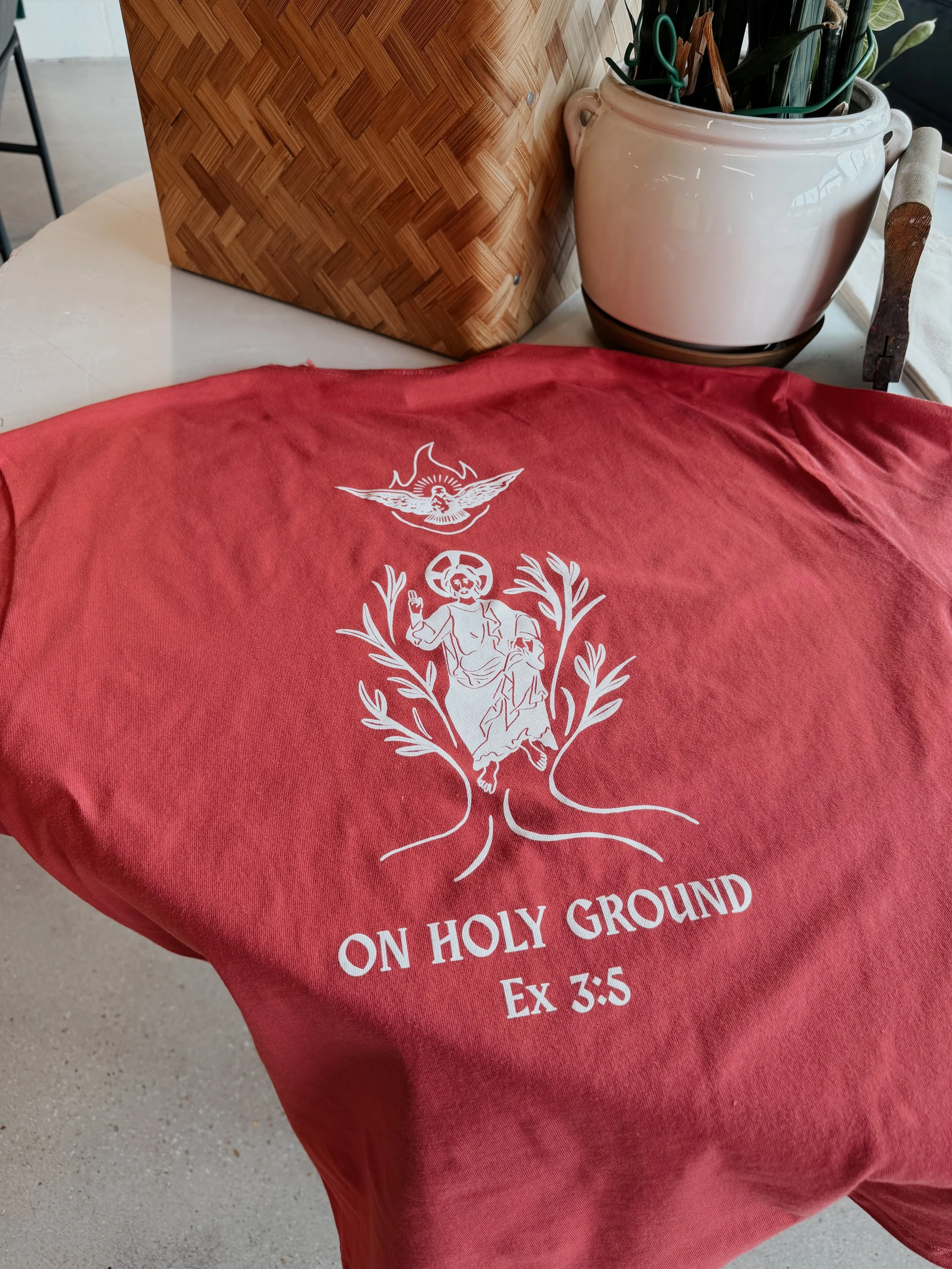 It&rsquo;s way too soon to be thinking about back to school, but @tribecatholic will be looking awesome in these new tees when W&amp;M students return! 

#printedbypkwy