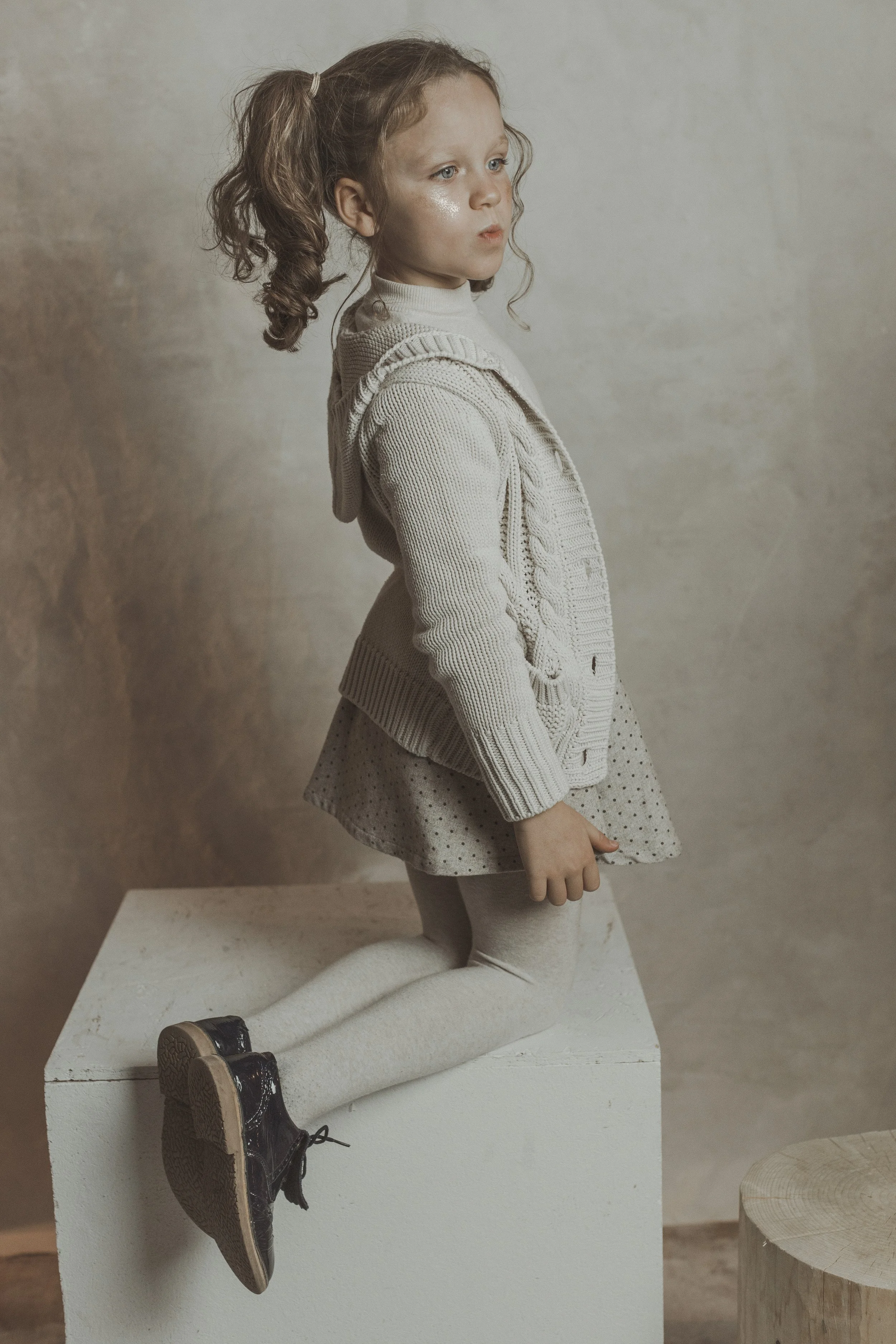 sintesis elena fondo blanco.jpg