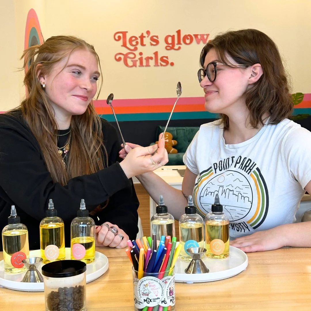 Candles + friends = the perfect mix. 💛