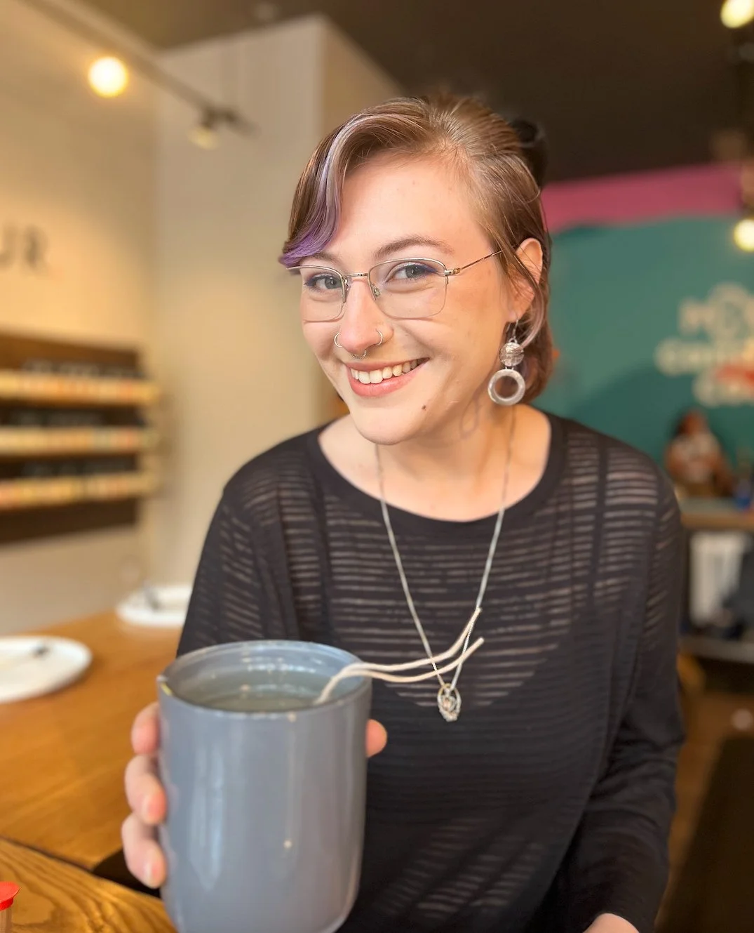 Feeling the chill in the air? 🧣✨ There&rsquo;s no better way to warm up than by unleashing your creativity with candle-making at Mix Candle Co!