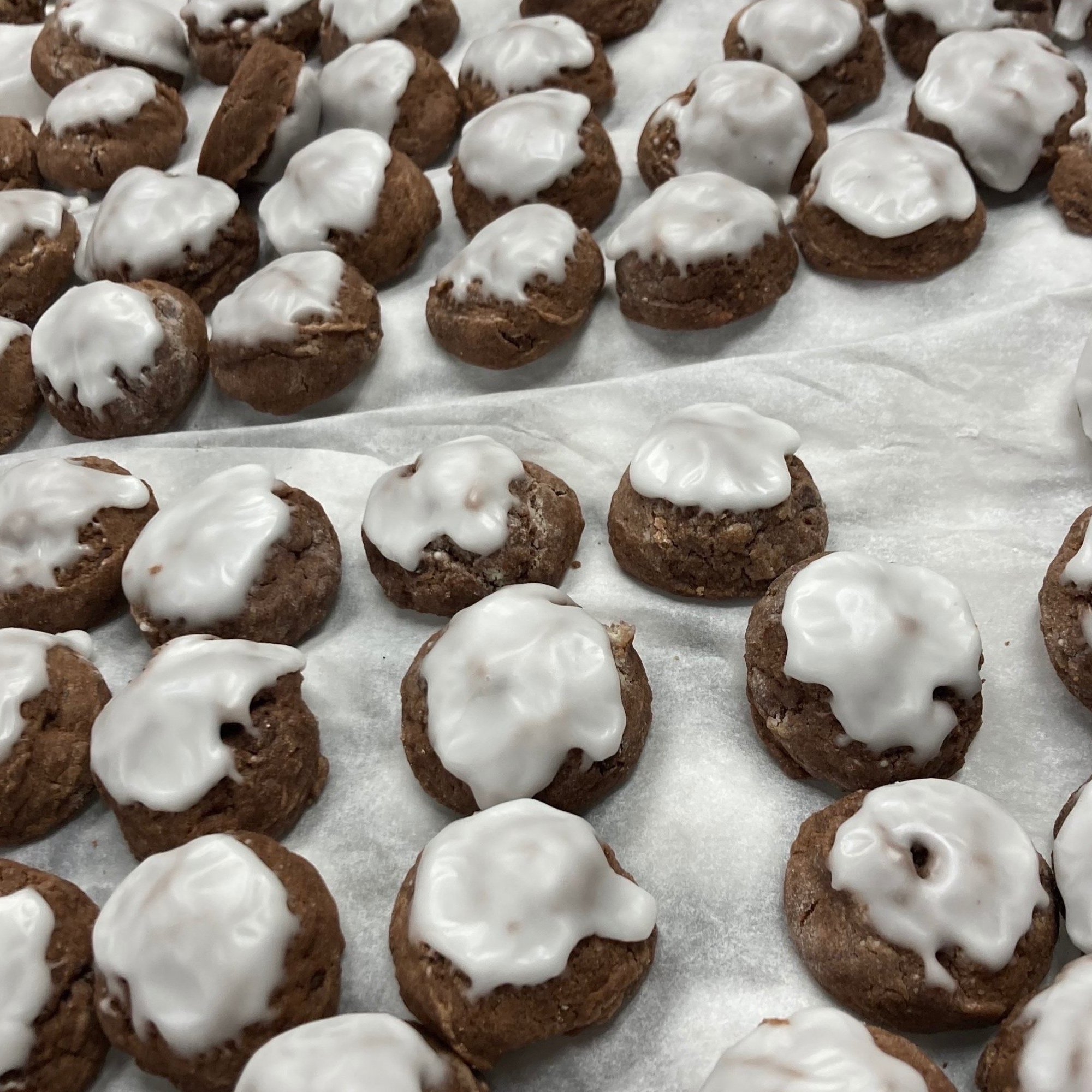 brownies cupcakes cadeaux donuts et cookies marron 3 motifs pour pâtisseries Lot de 24 boîtes à biscuits de Noël en papier kraft avec fenêtre 