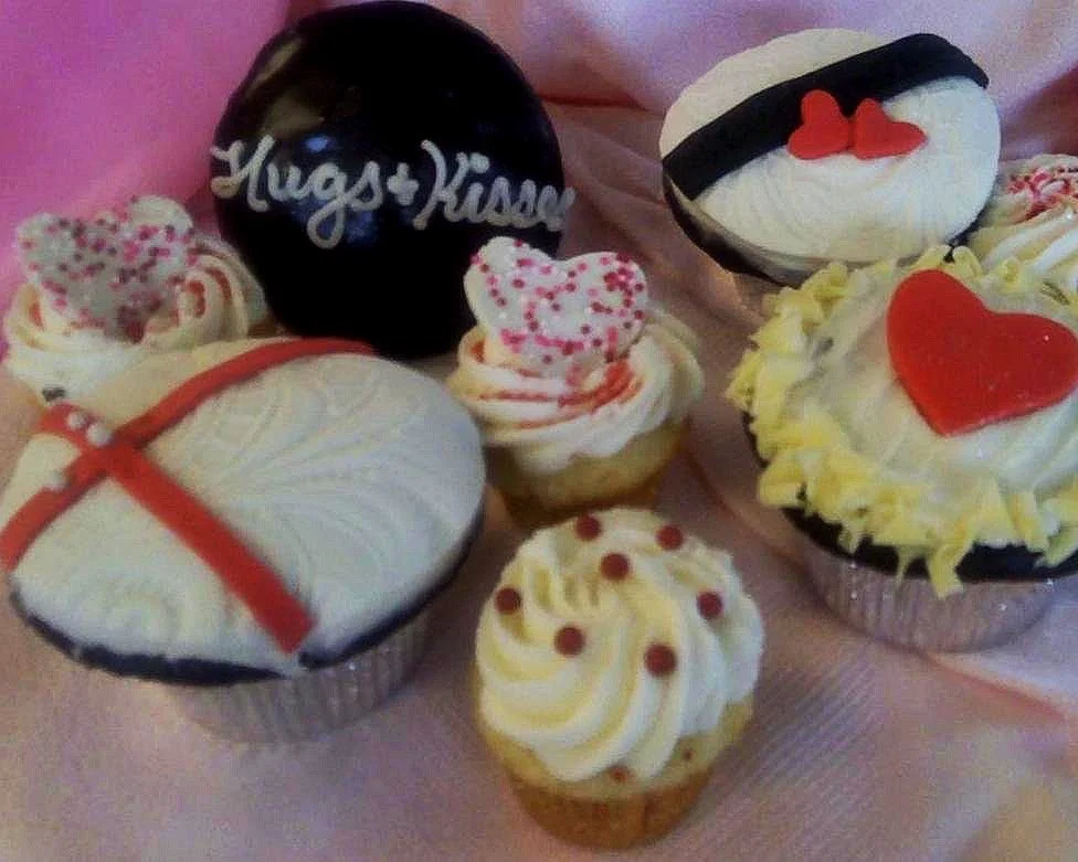 assorted holiday cupcakes starting at $4 each 